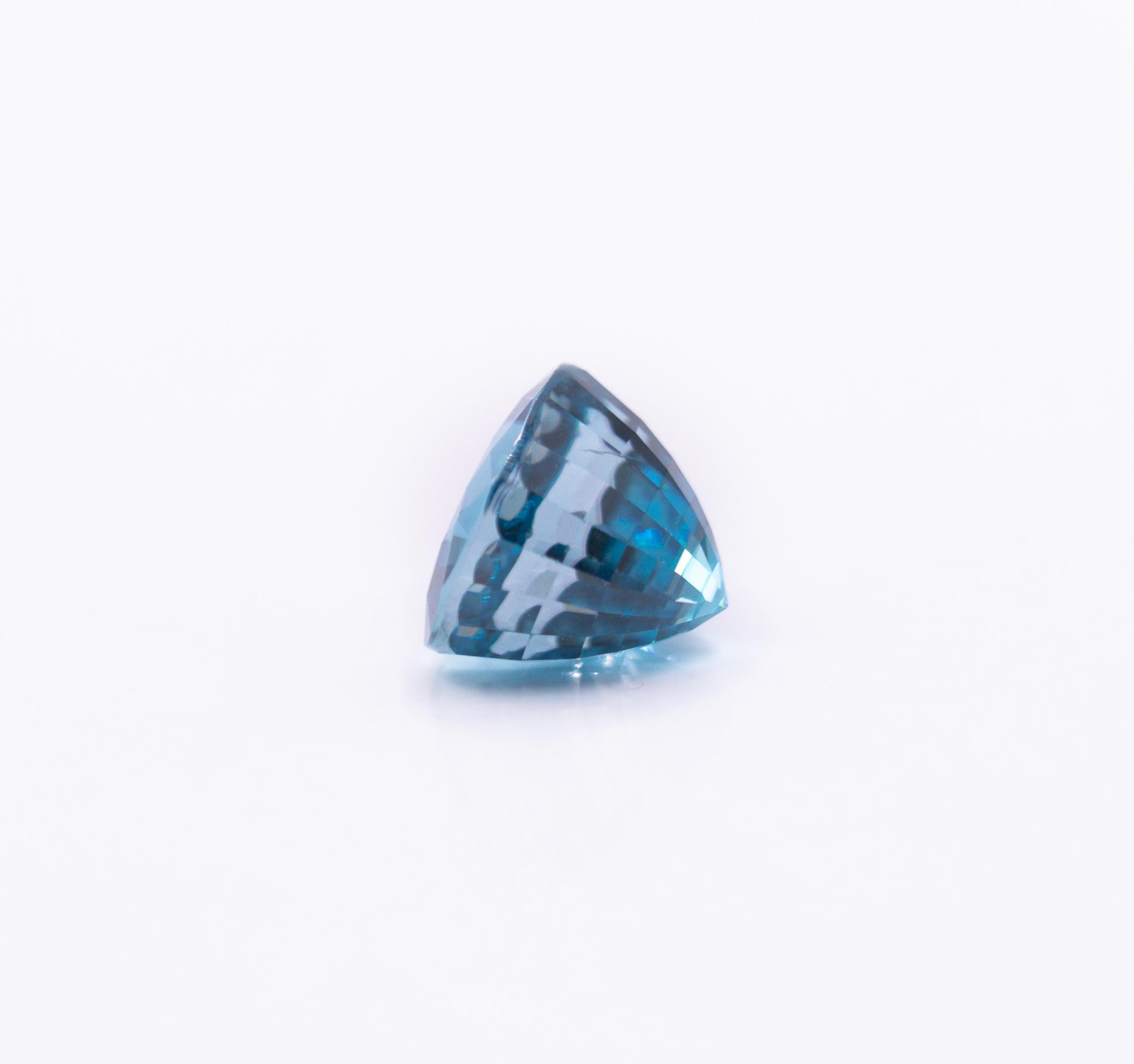 Vivid 5 Carat Blue Zircon Gemstone  Cushion 8.5x7mm In New Condition For Sale In Columbus, OH