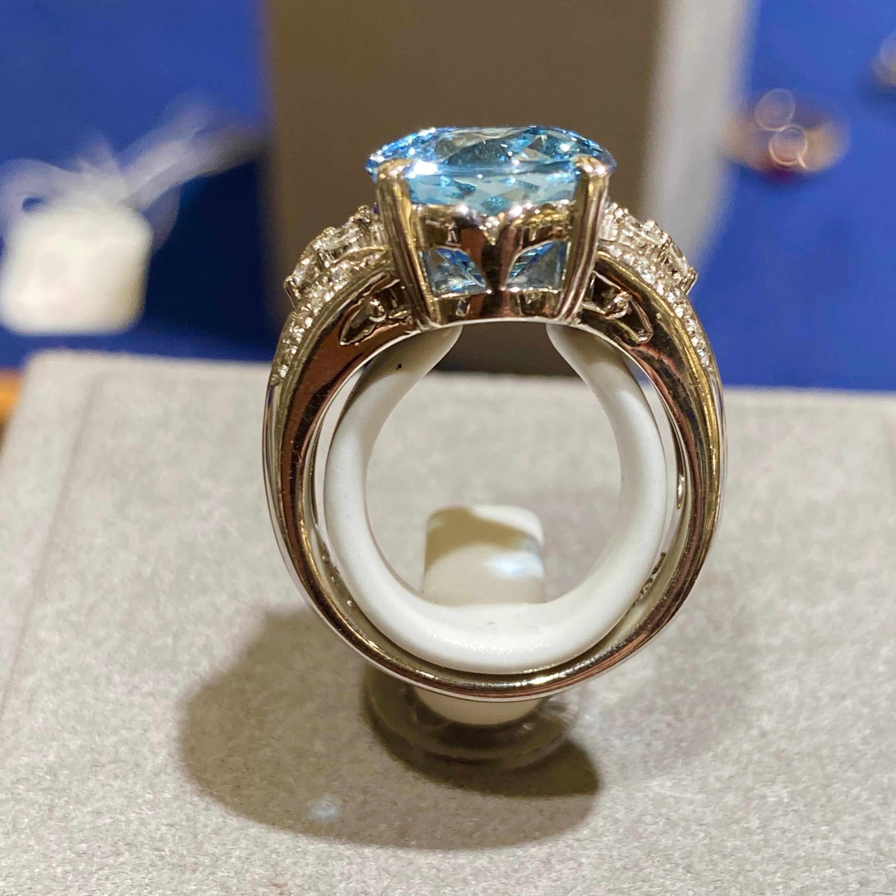 Contemporary Aquamarine and Diamond Platinum Ring  For Sale