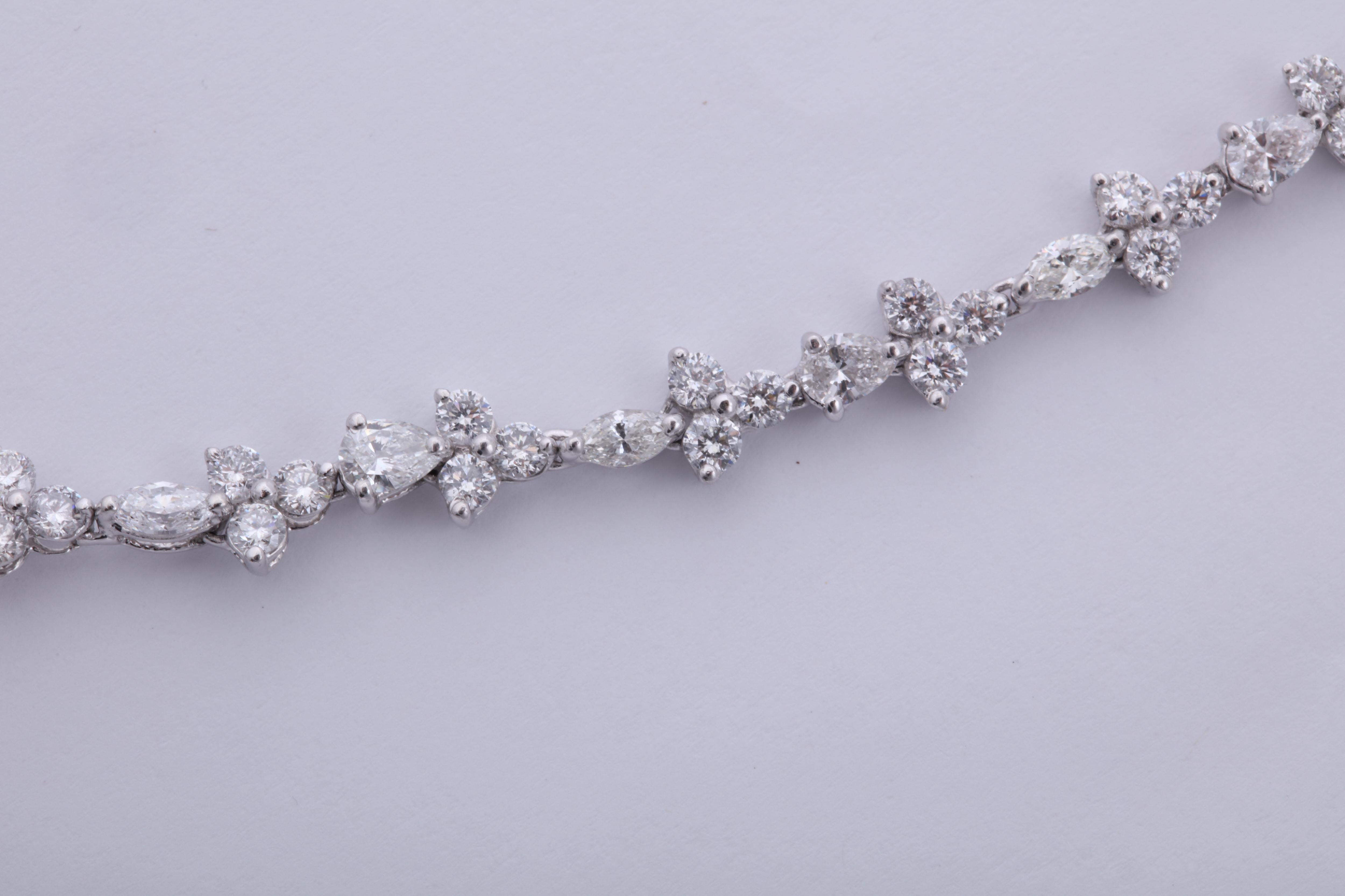 Women's or Men's Vivid Blue Ceylon Sapphire and Diamond Pendant Necklace For Sale