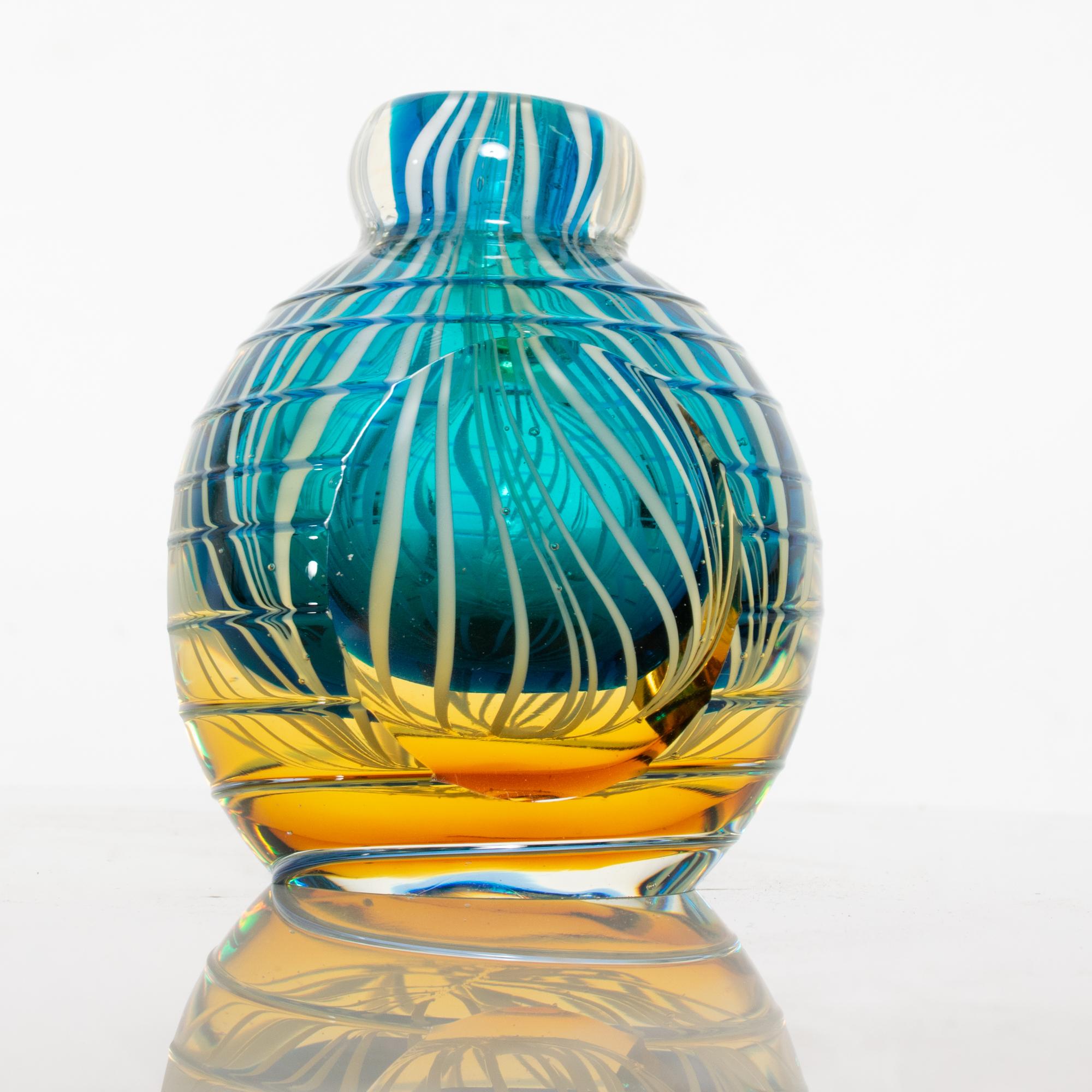 Vivid Blue Gold & White Swirled Venetian Vase Vintage Murano Glass Italy 1970s In Good Condition In Chula Vista, CA
