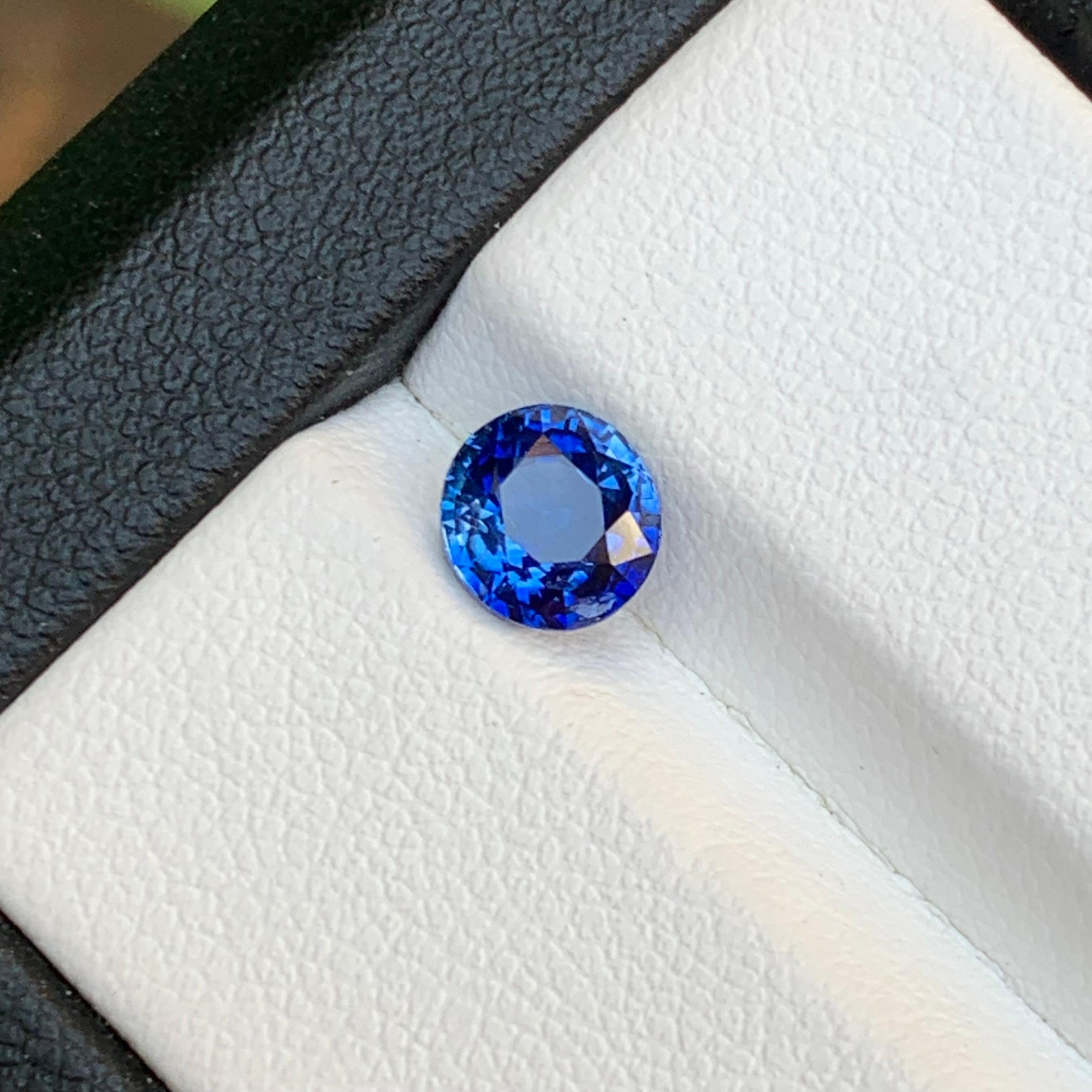 Vivid Blue Natural Ceylon Sapphire Ring Loose Gemstone 1.34 Ct Oval Cut-Jewelry In New Condition For Sale In Peshawar, PK