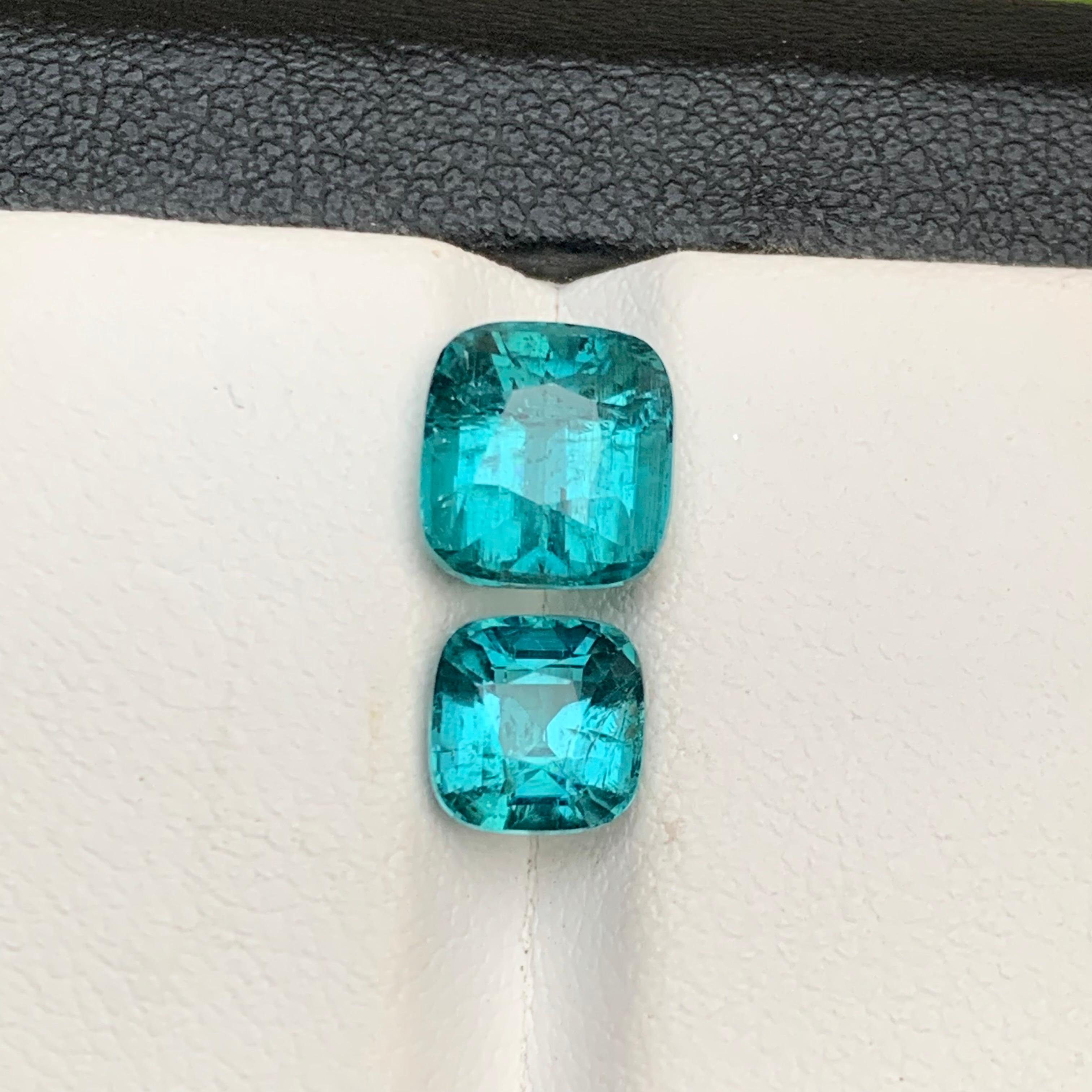 Vivid Blue Natural Tourmaline Loose Gemstones 4.35 Ct Cushion Cut for Jewelry For Sale 4