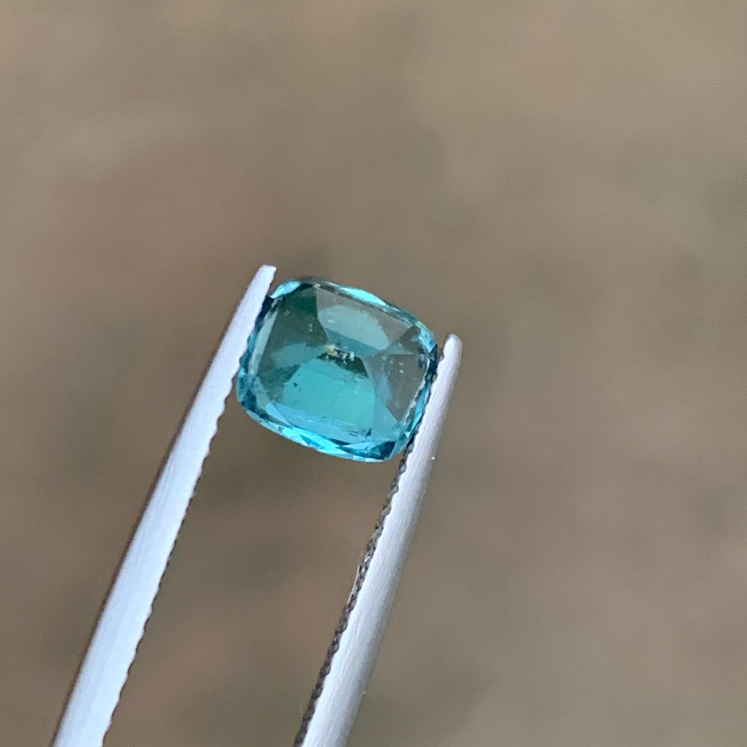 Vivid Blue Natural Tourmaline Ring Loose Gemstone 1.75 Ct Cushion Cut  Joaillerie en vente 4