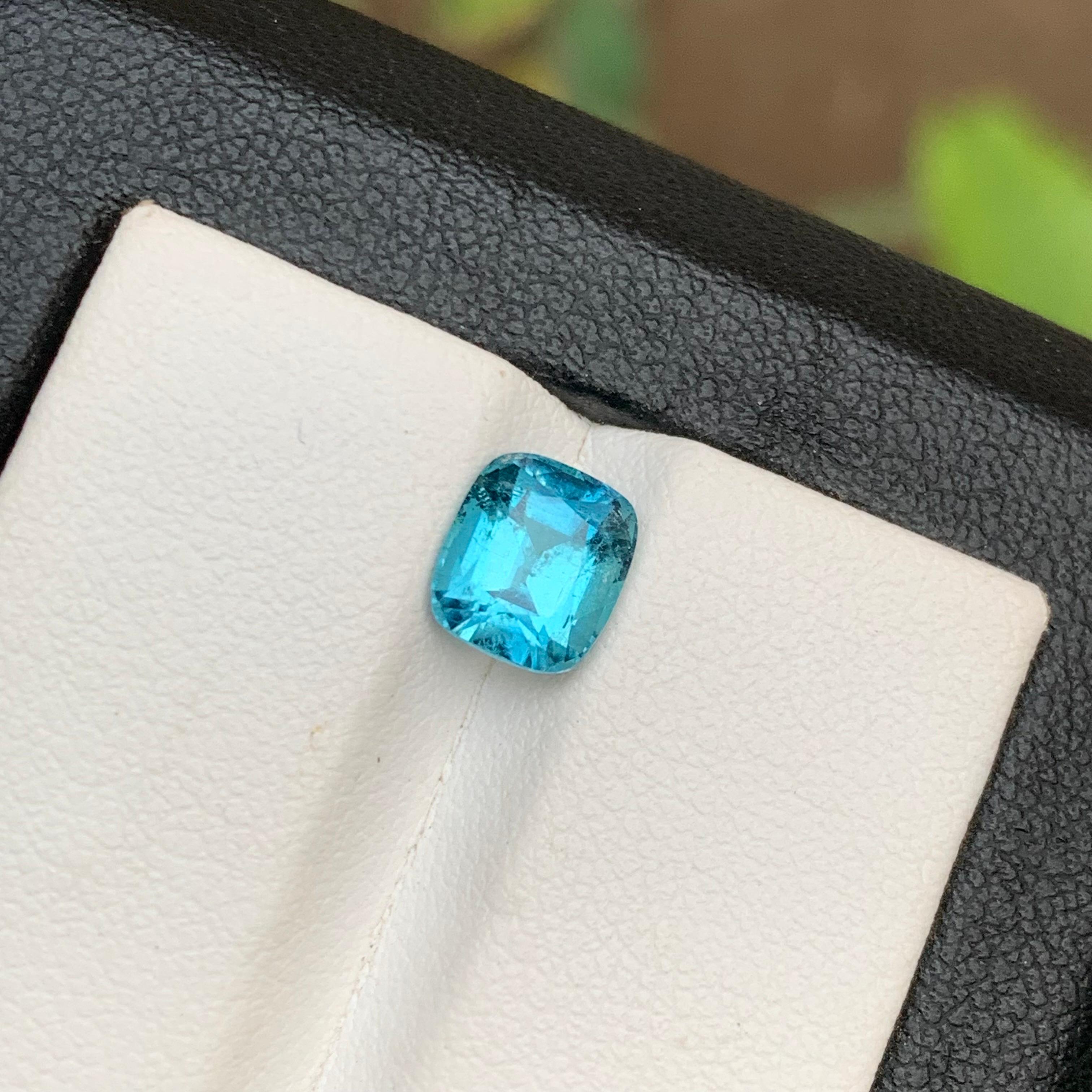 Vivid Blue Natural Tourmaline Ring Loose Gemstone 1.75 Ct Cushion Cut  Joaillerie en vente 5