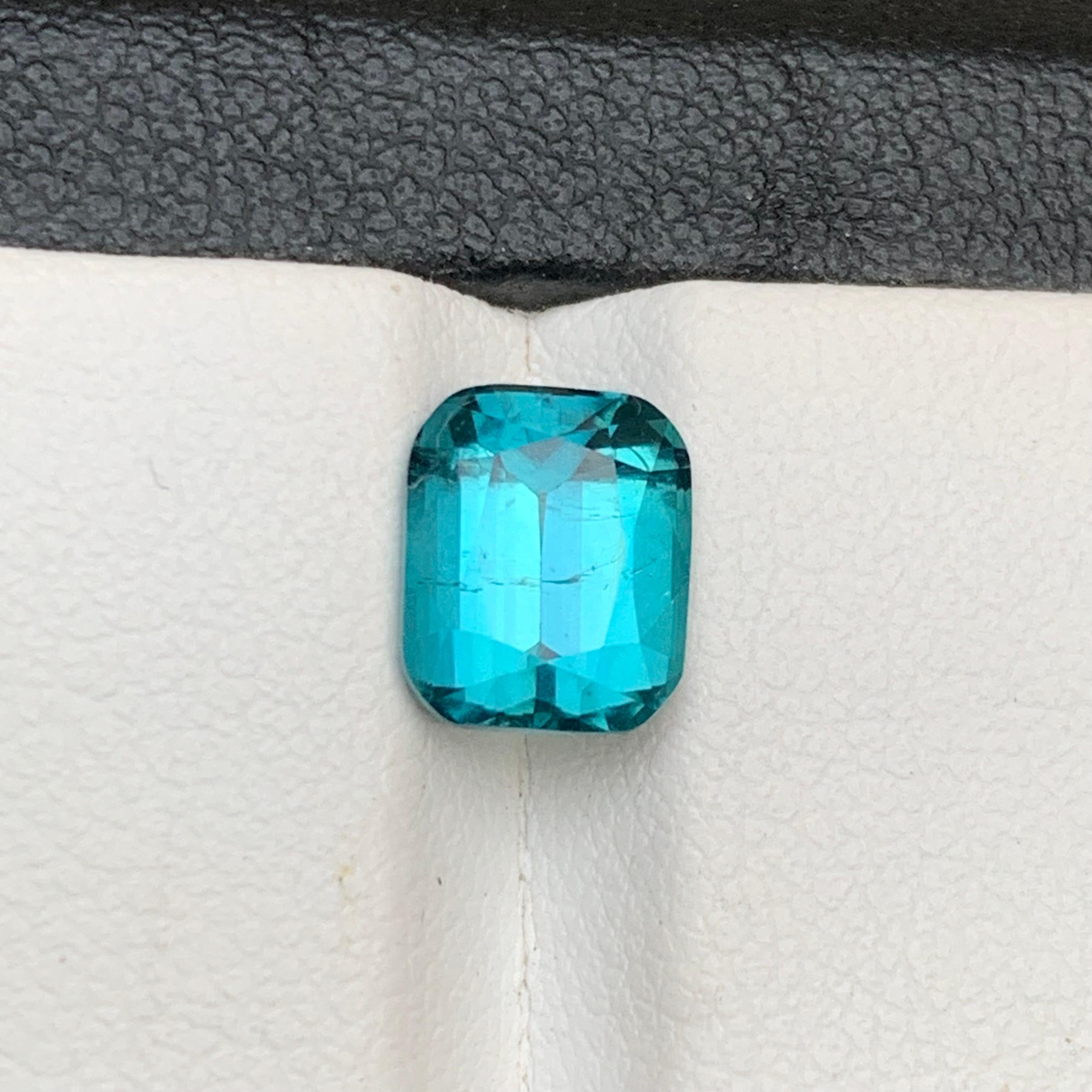 Contemporary Vivid Blue Natural Tourmaline Ring Loose Gemstone 2.50 Ct Cushion Cut  Jewelry For Sale