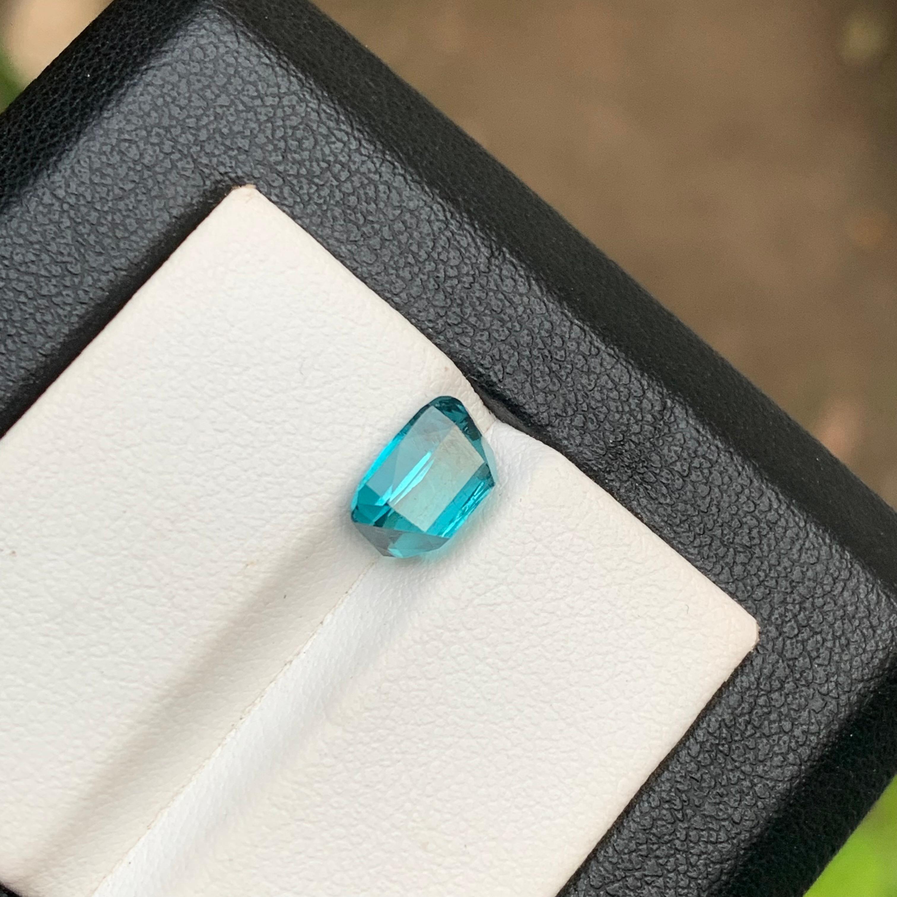 Women's or Men's Vivid Blue Natural Tourmaline Ring Loose Gemstone 2.50 Ct Cushion Cut  Jewelry For Sale