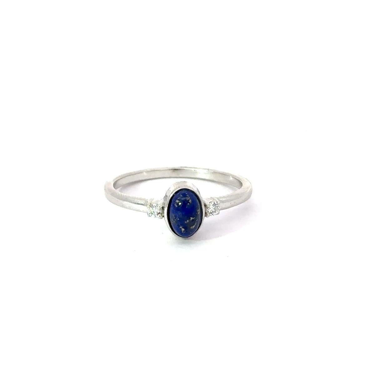 For Sale:  Vivid Blue Oval Lapis Lazuli Ring Made in 925 Sterling Silver for Unisex Ring 7
