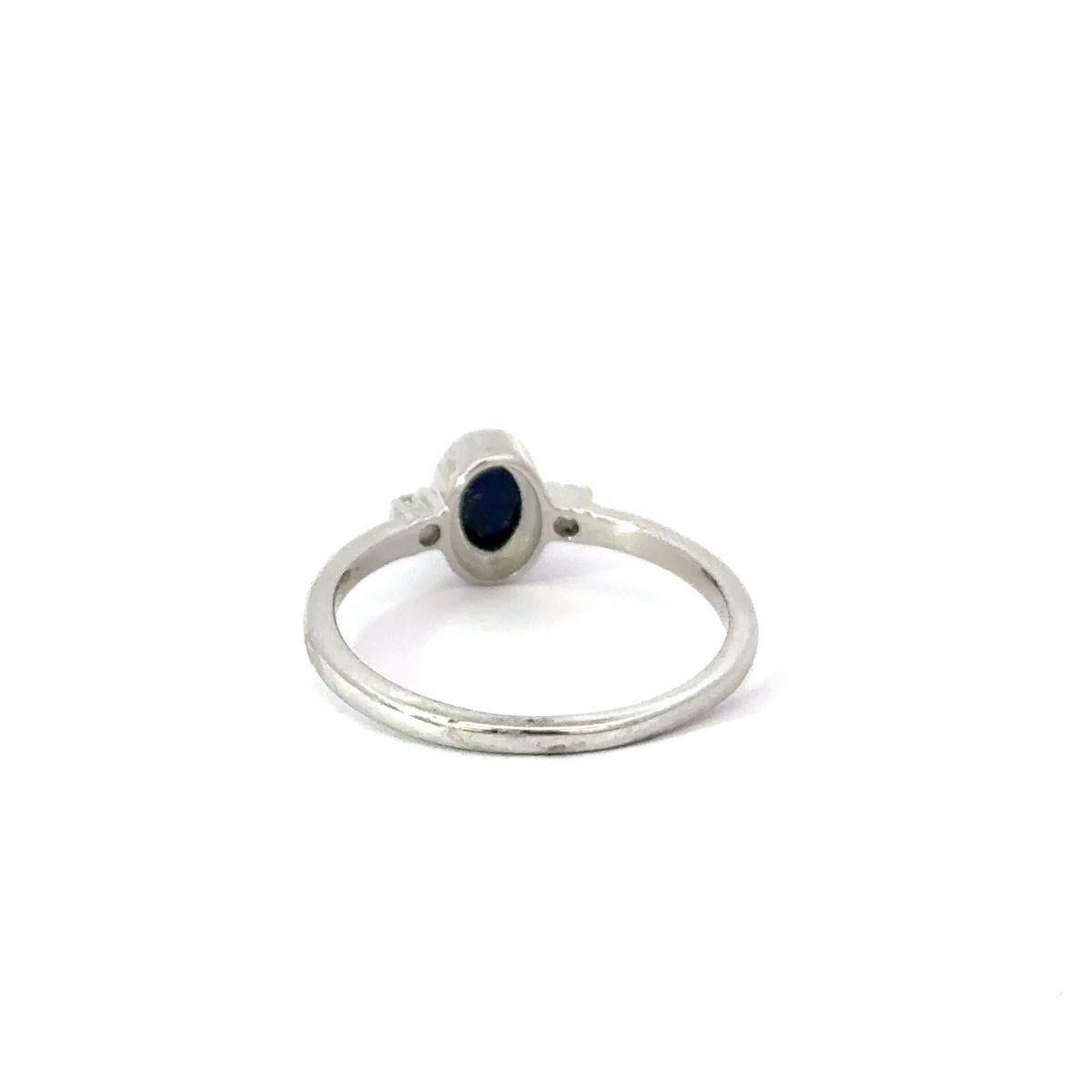 For Sale:  Vivid Blue Oval Lapis Lazuli Ring Made in 925 Sterling Silver for Unisex Ring 8