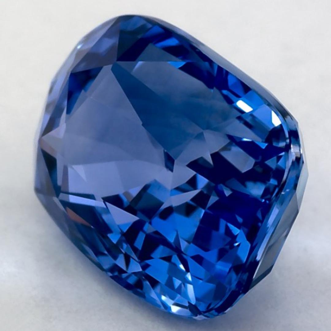 Donna Vivid Blue Sapphire 4.27 Ct Cushion Loose Gemstone in vendita