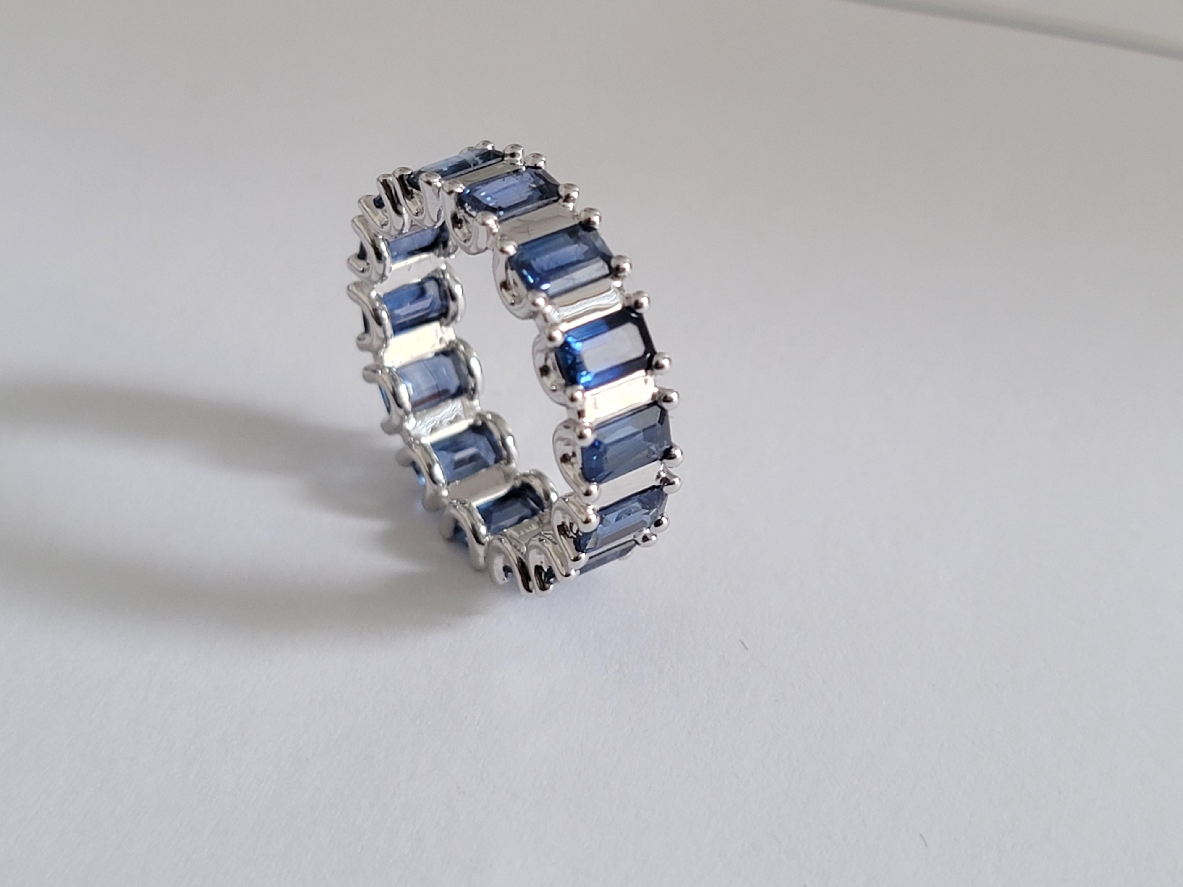 For Sale:  Vivid Blue Sapphire and 18K White Gold Infinity Band Ring with engraving 16