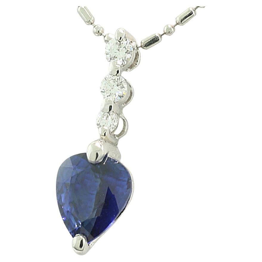 Ciondolo con zaffiro blu e diamanti con catena in platino con certificato in vendita