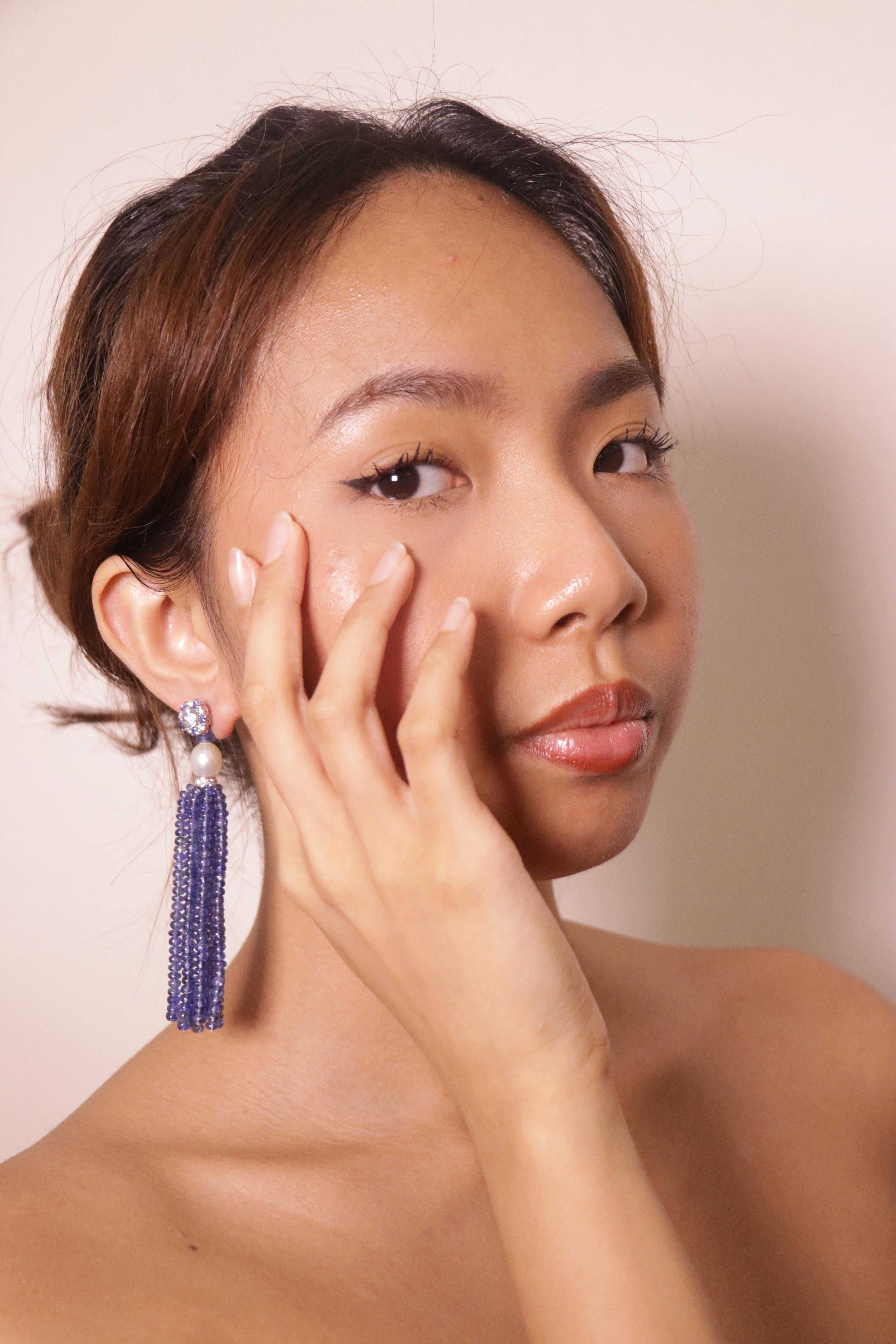Orecchini di diamanti con perle e zaffiri blu e perle con nappe in vendita 6