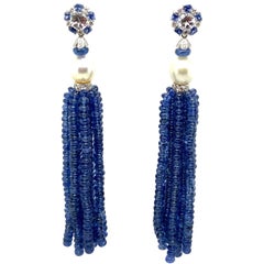 Pendientes de diamantes con borla de perlas y cuentas de zafiro azul vivo