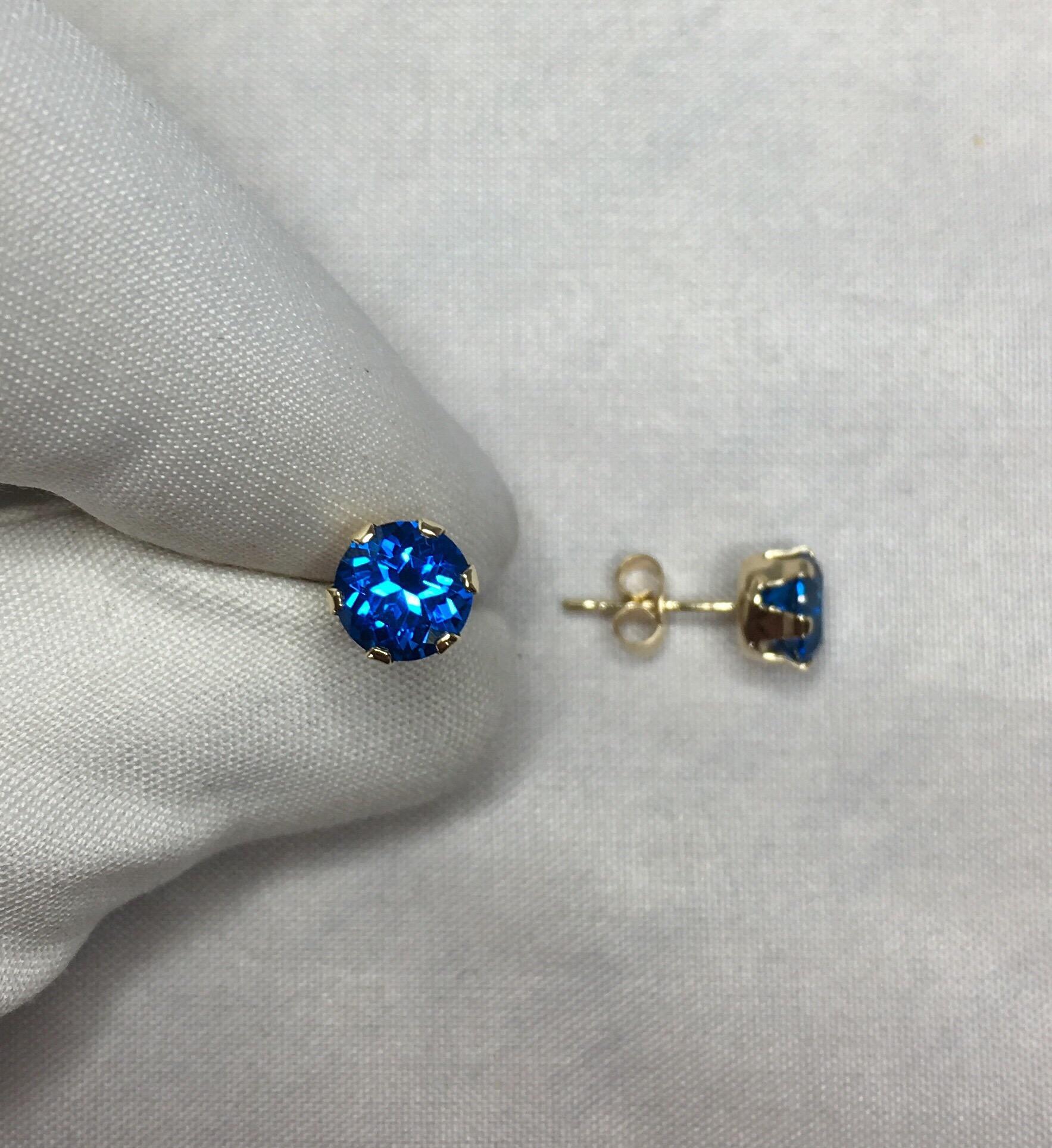 Vivid Blue Topaz 2 Carat Yellow Gold Round Brilliant Diamond Cut Earring Studs In New Condition In Birmingham, GB