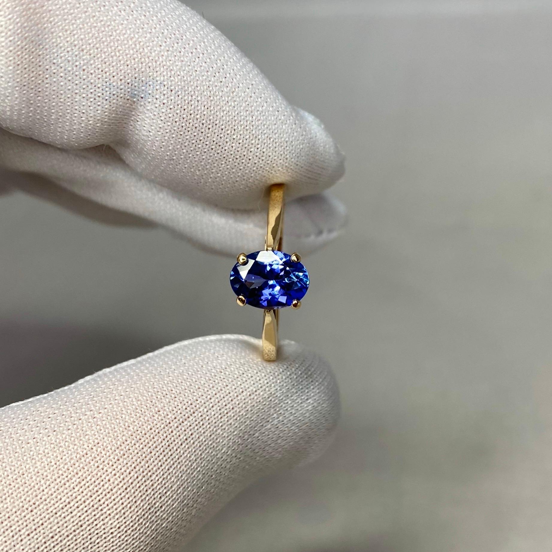 Vivid Blue Violet 1.34 Carat Tanzanite Oval Cut Yellow Gold Solitaire Ring In New Condition In Birmingham, GB