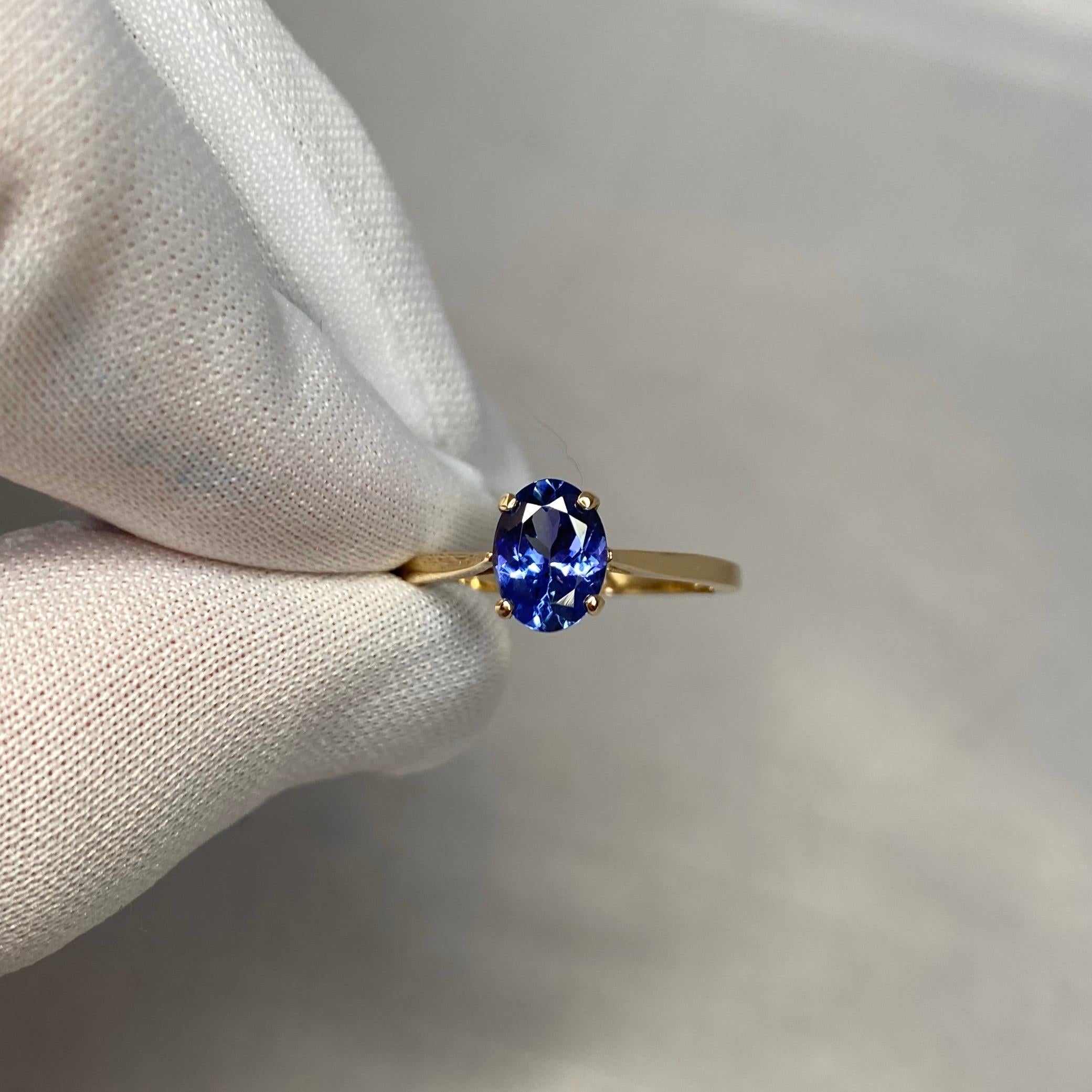 Women's or Men's Vivid Blue Violet 1.34 Carat Tanzanite Oval Cut Yellow Gold Solitaire Ring