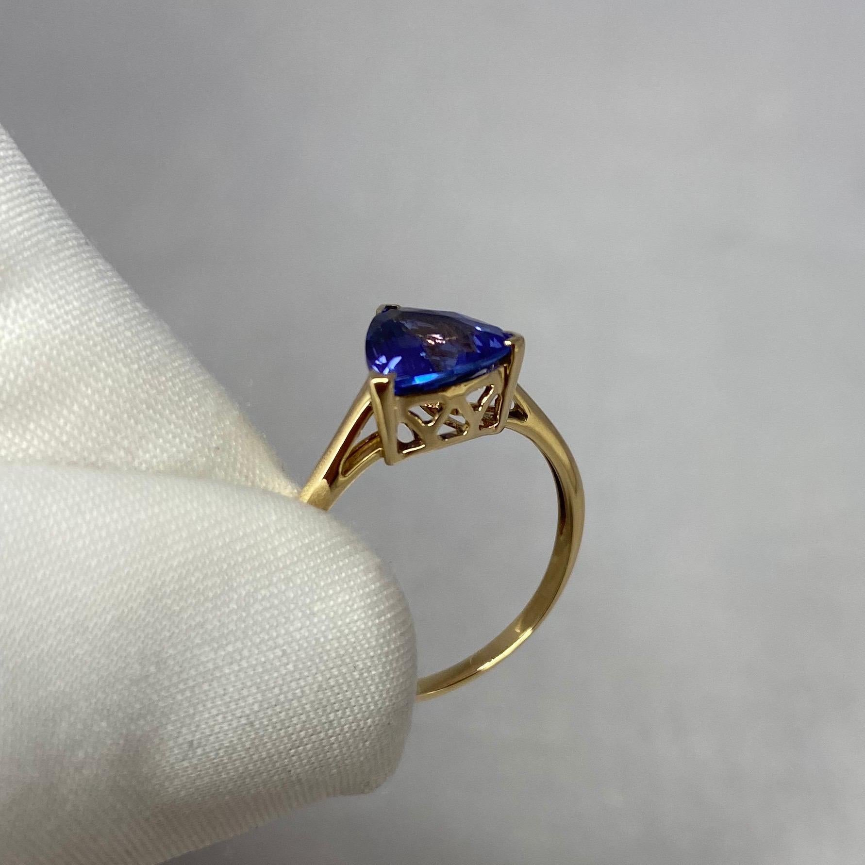 Trillion Cut Vivid Blue Violet 1.70 Carat Tanzanite Trillion Triangle Cut Yellow Gold Ring