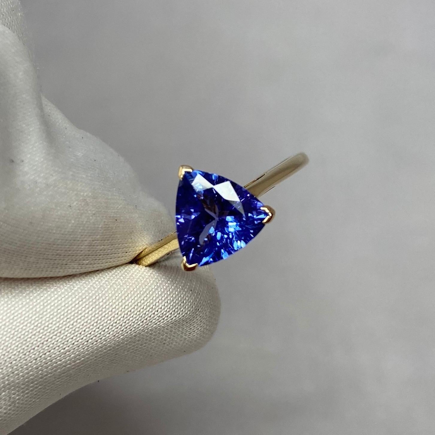 Vivid Blue Violet 1.70 Carat Tanzanite Trillion Triangle Cut Yellow Gold Ring 1