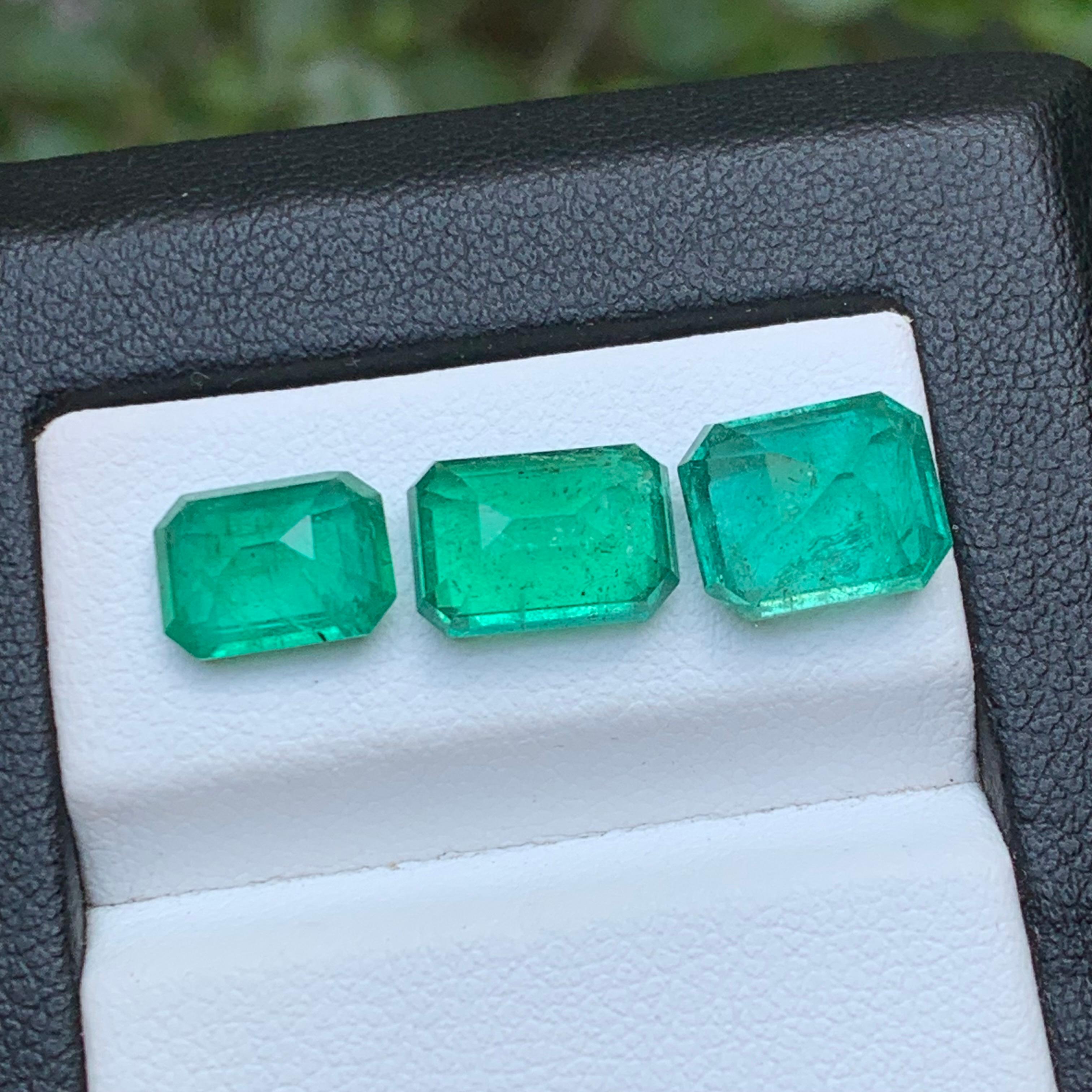 Women's or Men's Vivid Bluish Green Natural Emerald Loose Gemstones Lot 7.25 Ct Emerald Cut-Jewel For Sale