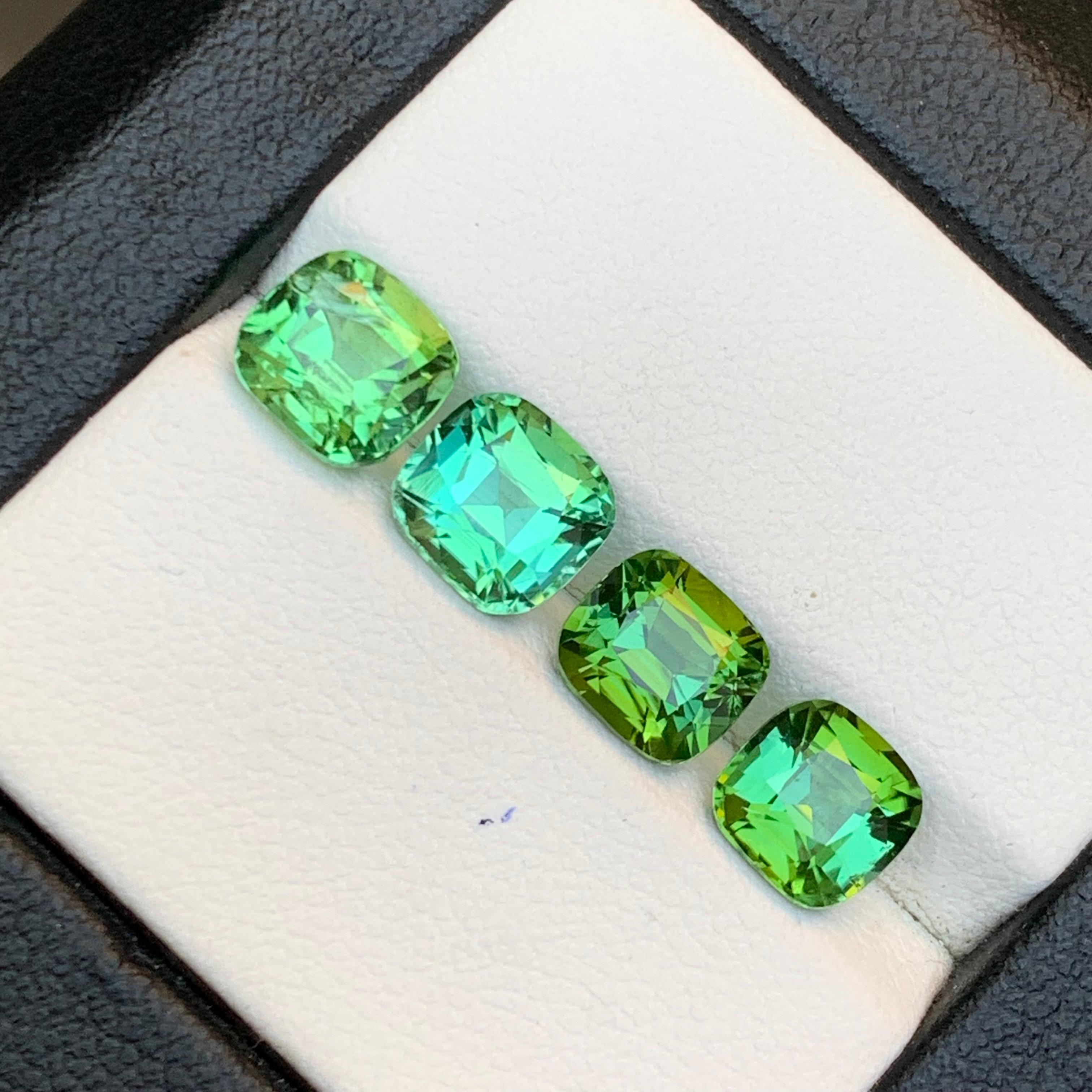 Lebendiger bläulich grüner Turmalin 6 Karat Kissenschliff Natürliche lose Edelsteine Paket im Angebot 7