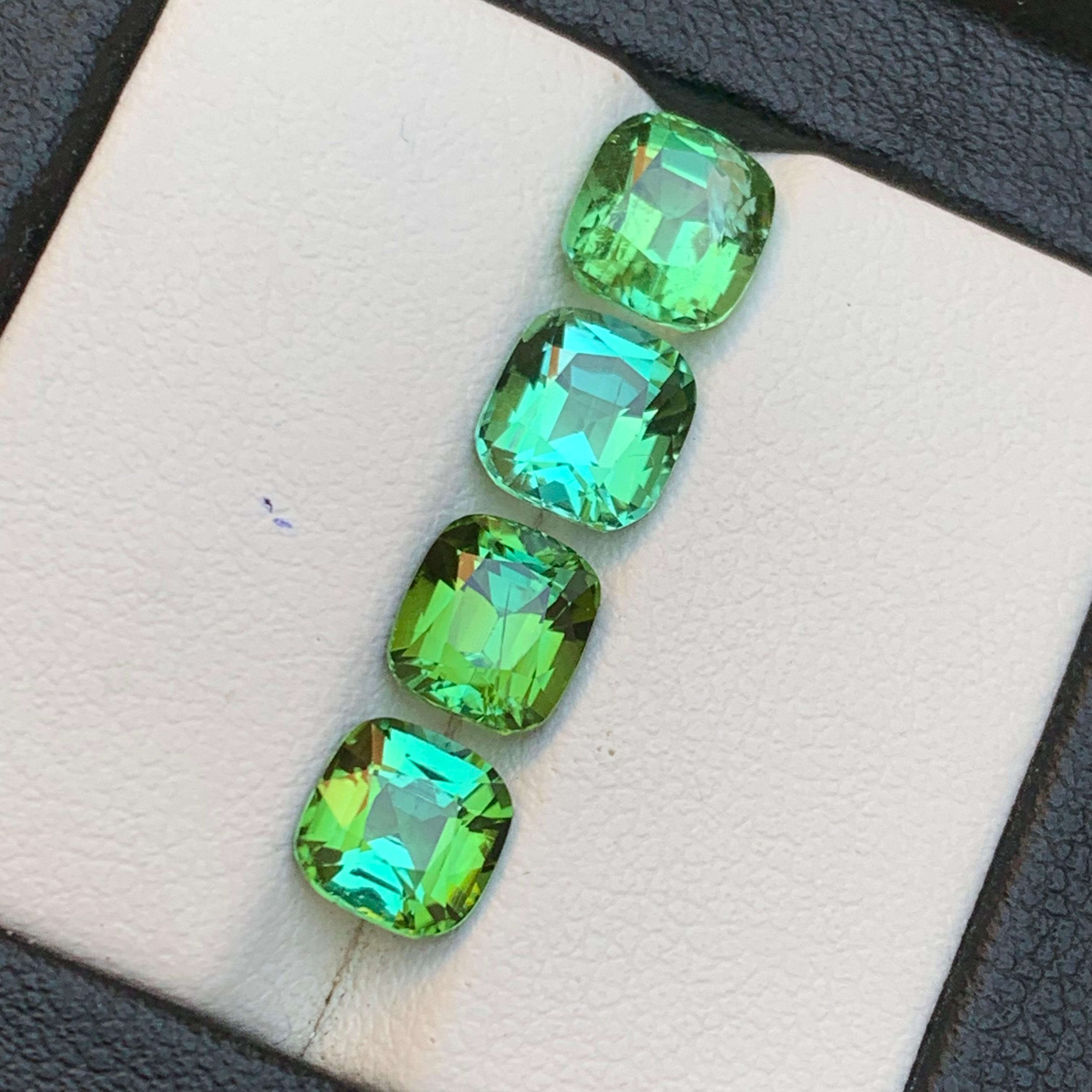 Lebendiger bläulich grüner Turmalin 6 Karat Kissenschliff Natürliche lose Edelsteine Paket für Damen oder Herren im Angebot