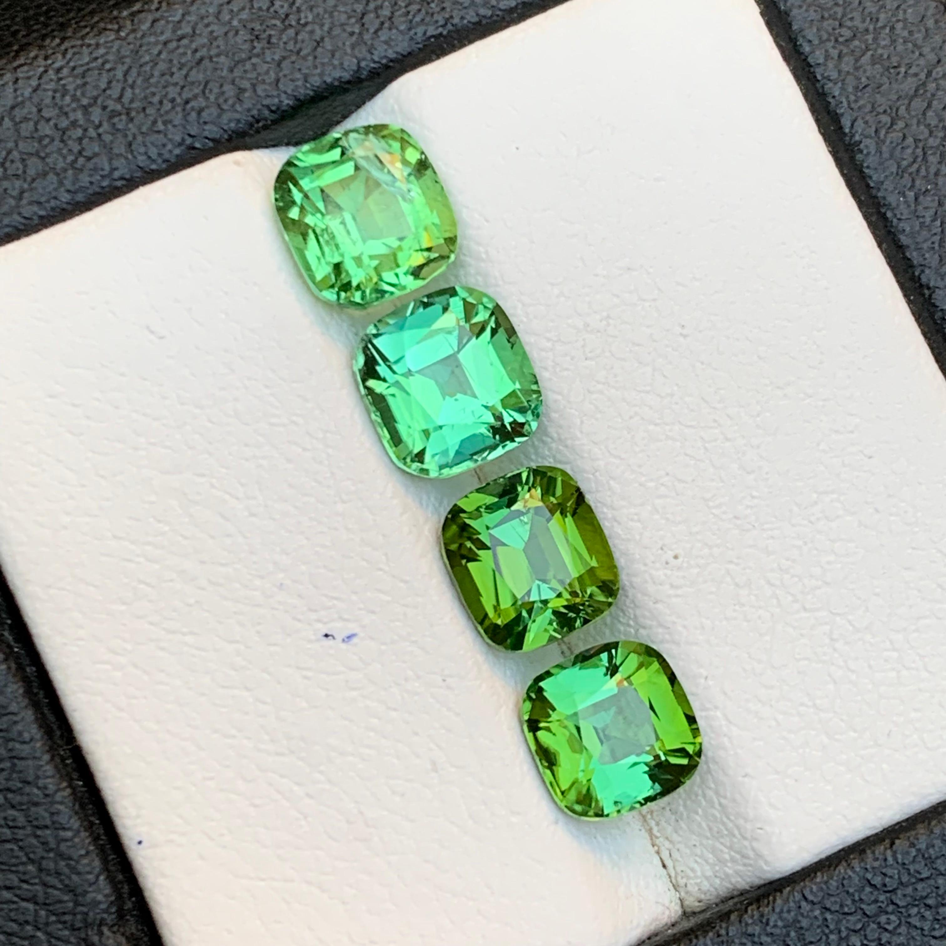 Lebendiger bläulich grüner Turmalin 6 Karat Kissenschliff Natürliche lose Edelsteine Paket im Angebot 1