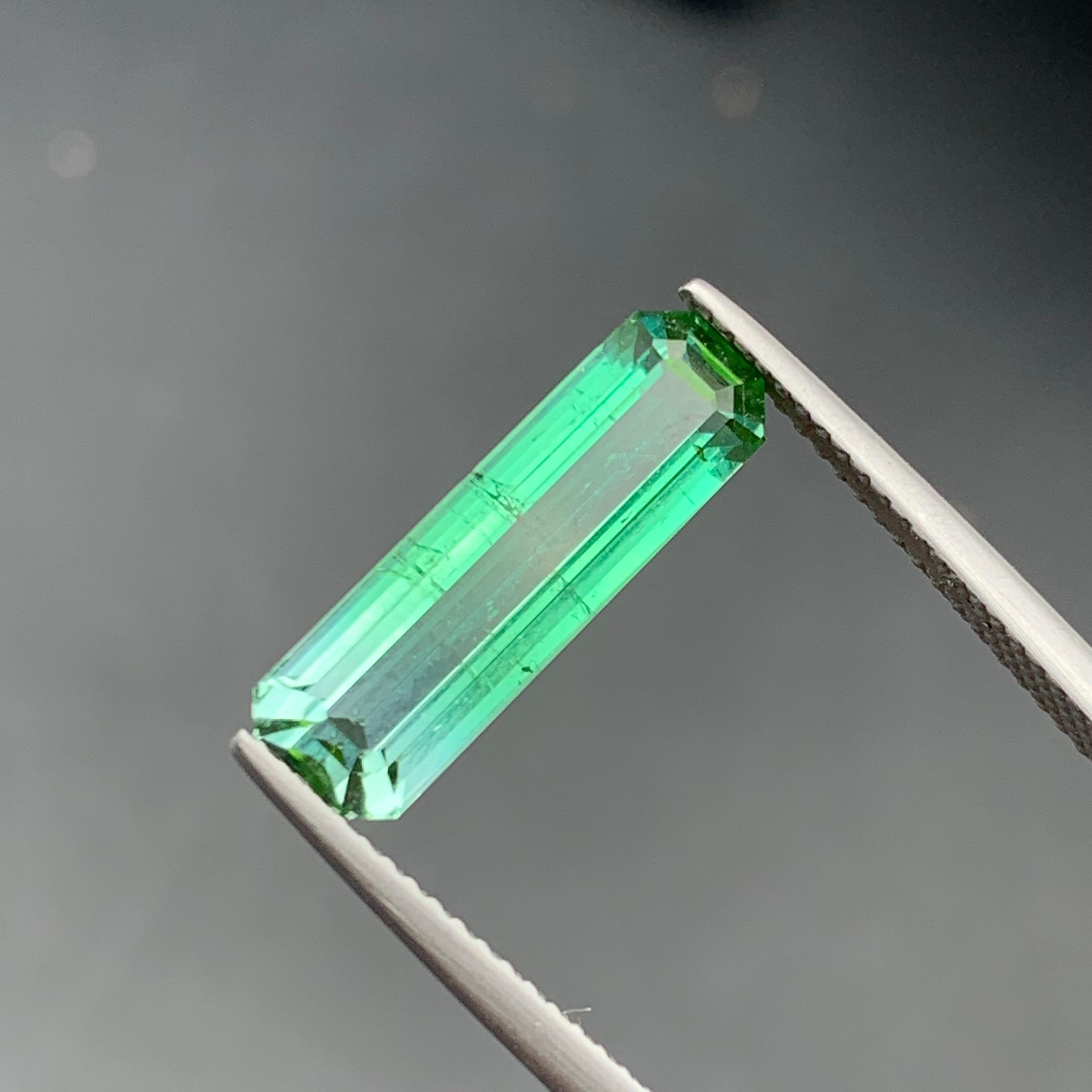 Vivid Bluish Green Two Tone Natural Tourmaline Loose Gemstone 4.25Ct Emerald Cut en vente 4