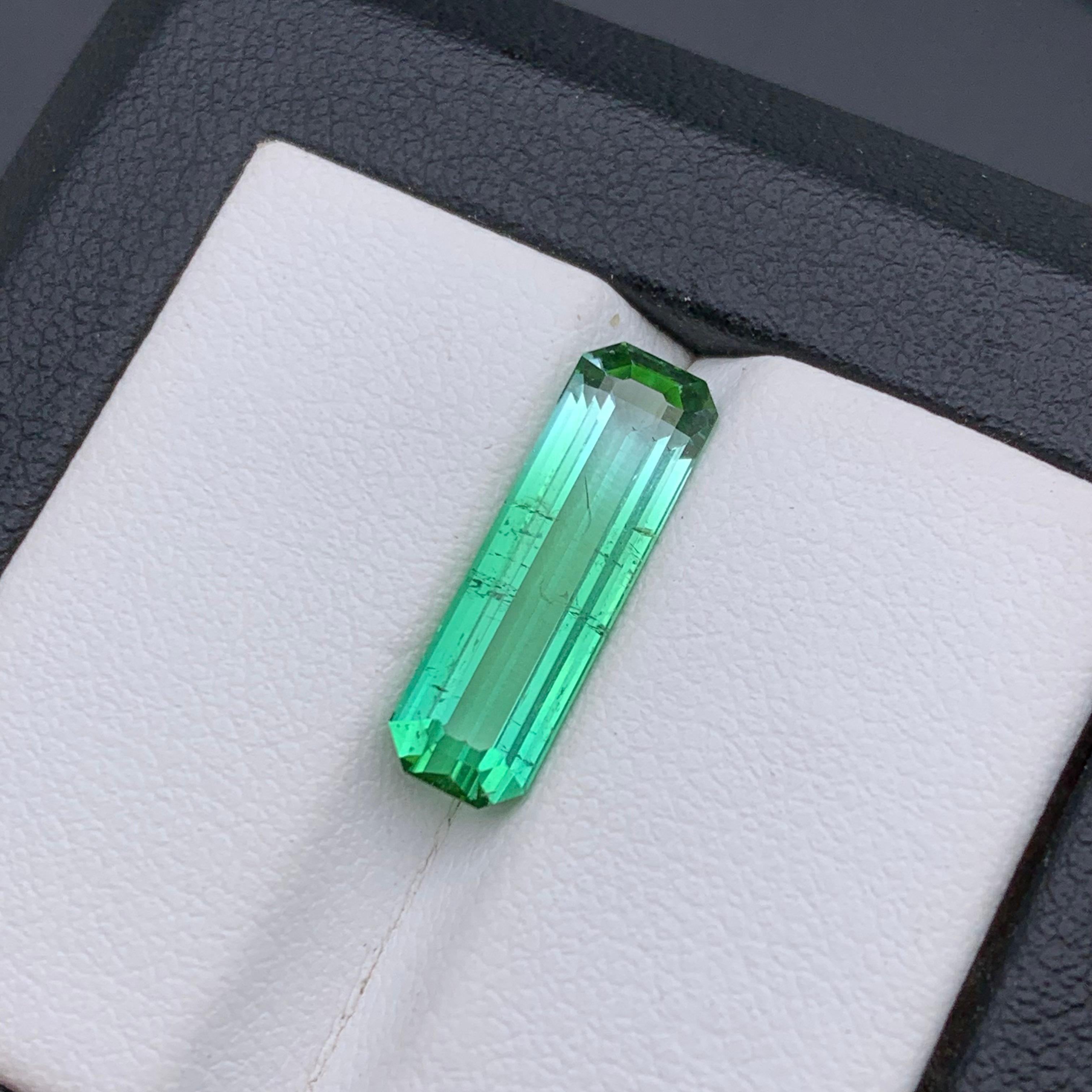 Vivid Bluish Green Two Tone Natural Tourmaline Loose Gemstone 4.25Ct Emerald Cut Neuf - En vente à Peshawar, PK