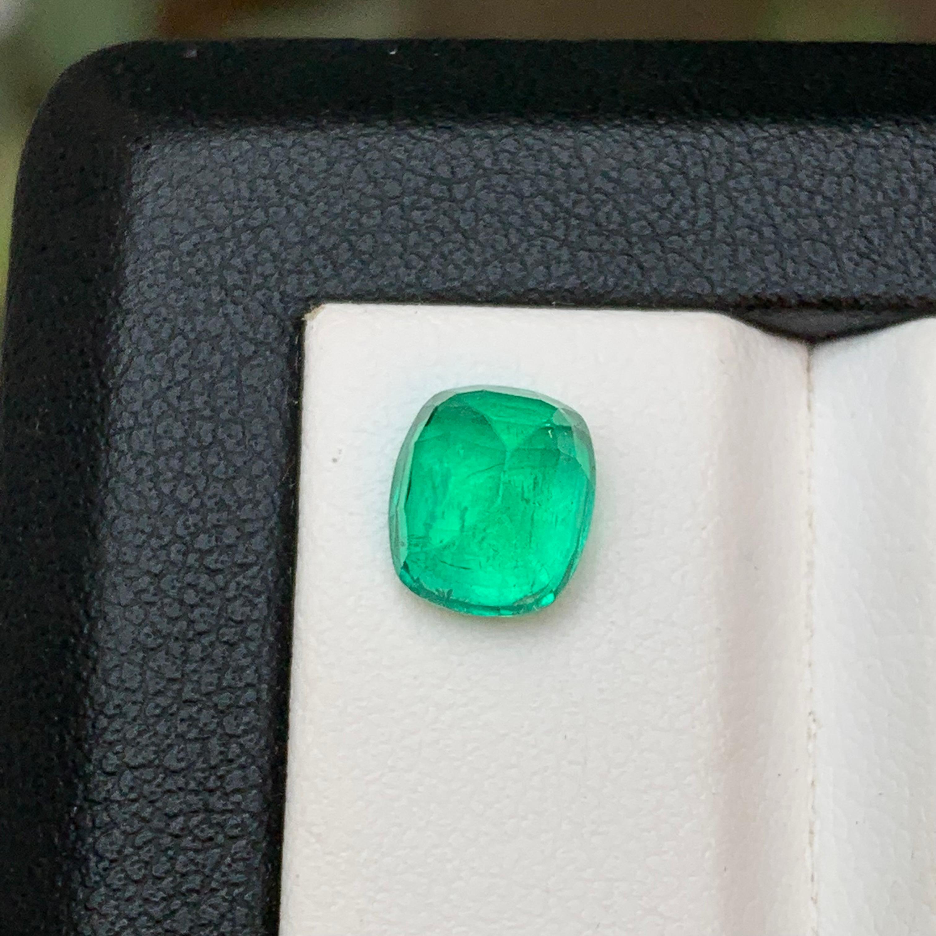 Vivid Bluish Hue Green Natural Emerald Ring Loose Gemstone 1.95 Ct Cushion Cut For Sale 1