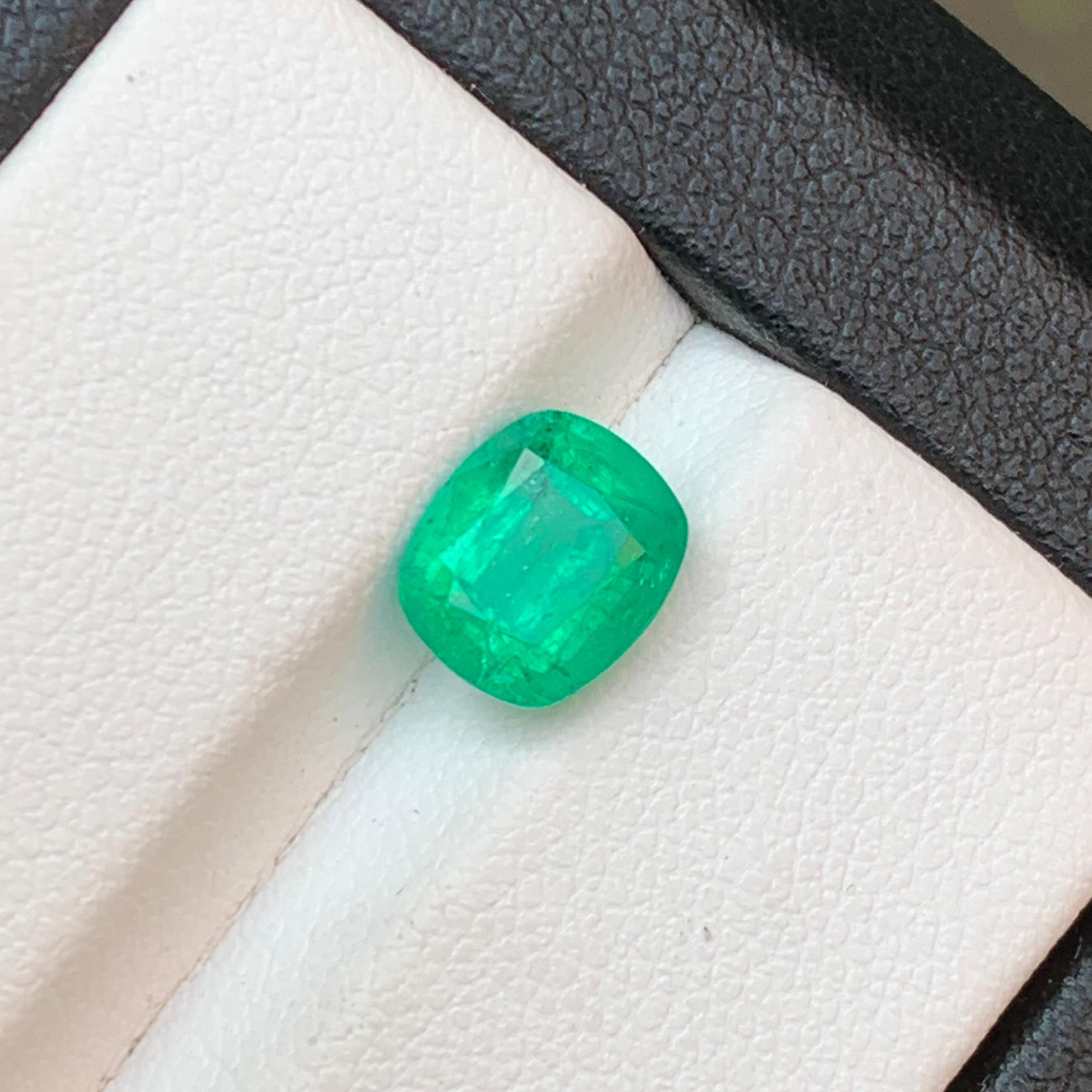 Vivid Bluish Hue Green Natural Emerald Ring Loose Gemstone 1.95 Ct Cushion Cut For Sale 4