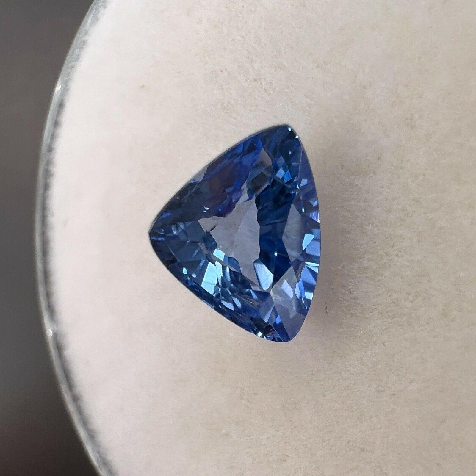 Leuchtend blauer Ceylon Kornblumen-Saphir 0,79ct Trillion Dreiecksschliff Edelstein 6,4x5mm für Damen oder Herren im Angebot