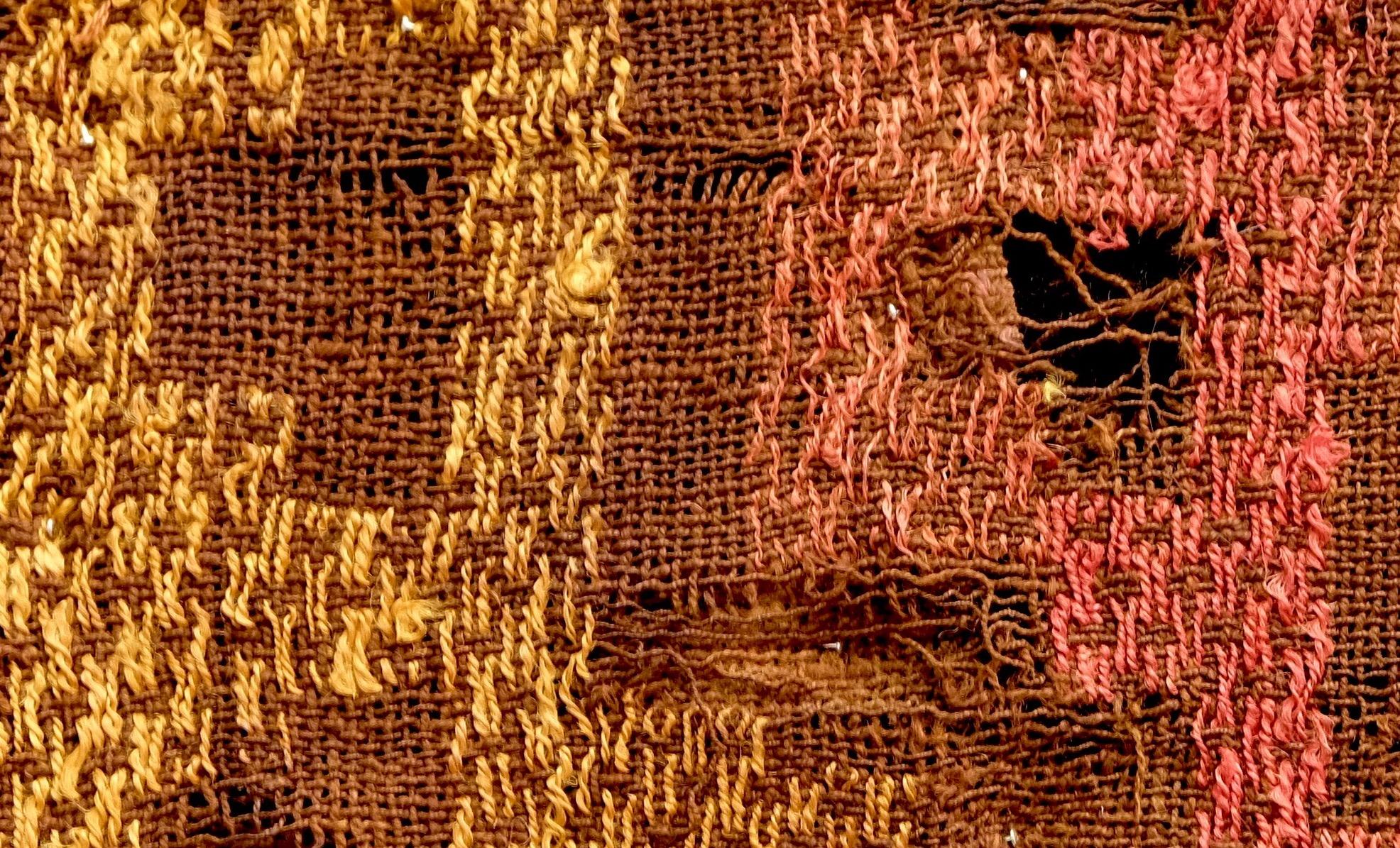 Vivid Chimu Pre-Columbian Textile, Peru, circa 1100-1400 AD, Ex Ferdinand Anton In Good Condition In San Pedro Garza Garcia, Nuevo Leon