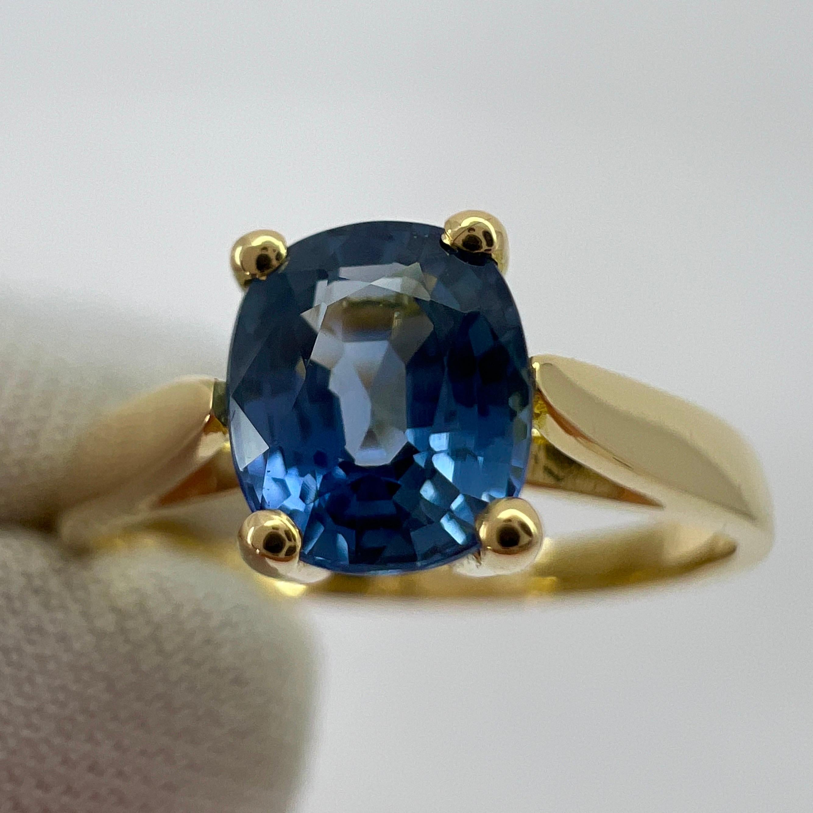 Vivid Cornflower Blue 1.03ct Ceylon Sapphire Cushion Cut 18k Gold Solitaire Ring In New Condition In Birmingham, GB