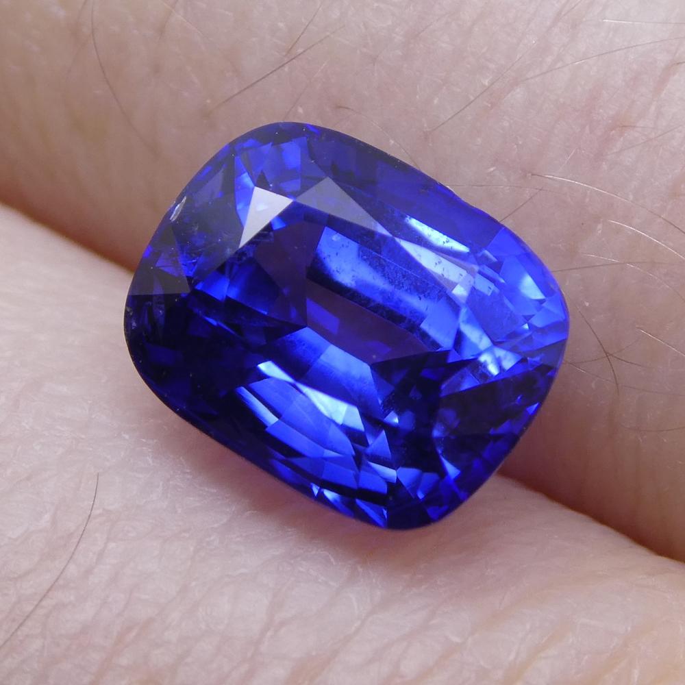 Vivid Cornflower Blue Sapphire 3.03ct Cushion GIA Certified In New Condition For Sale In Toronto, Ontario