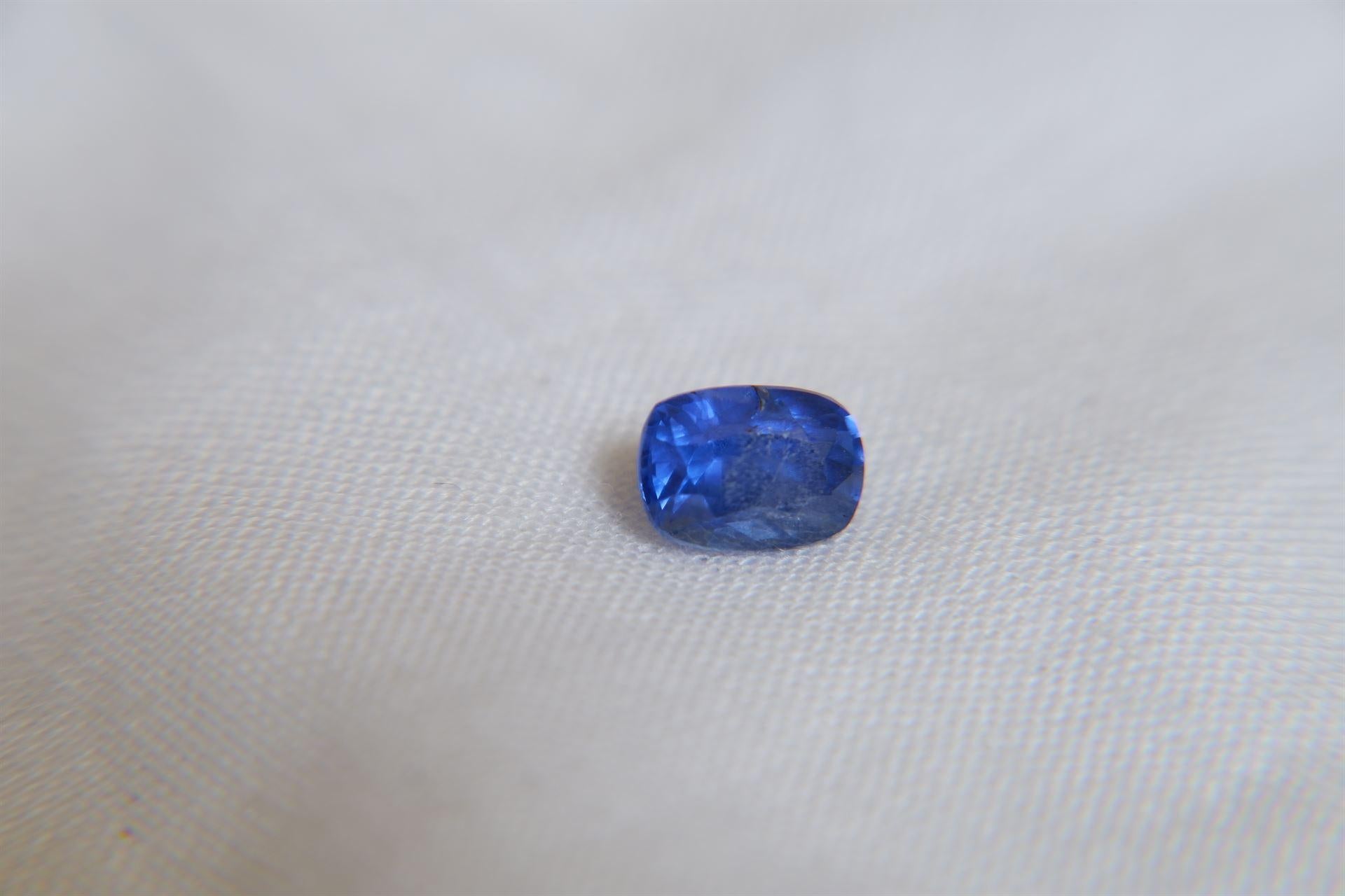 1.13 ct Vivid Cornflower Blue Sapphire, Unheated, GIA In New Condition For Sale In Sheridan, WY