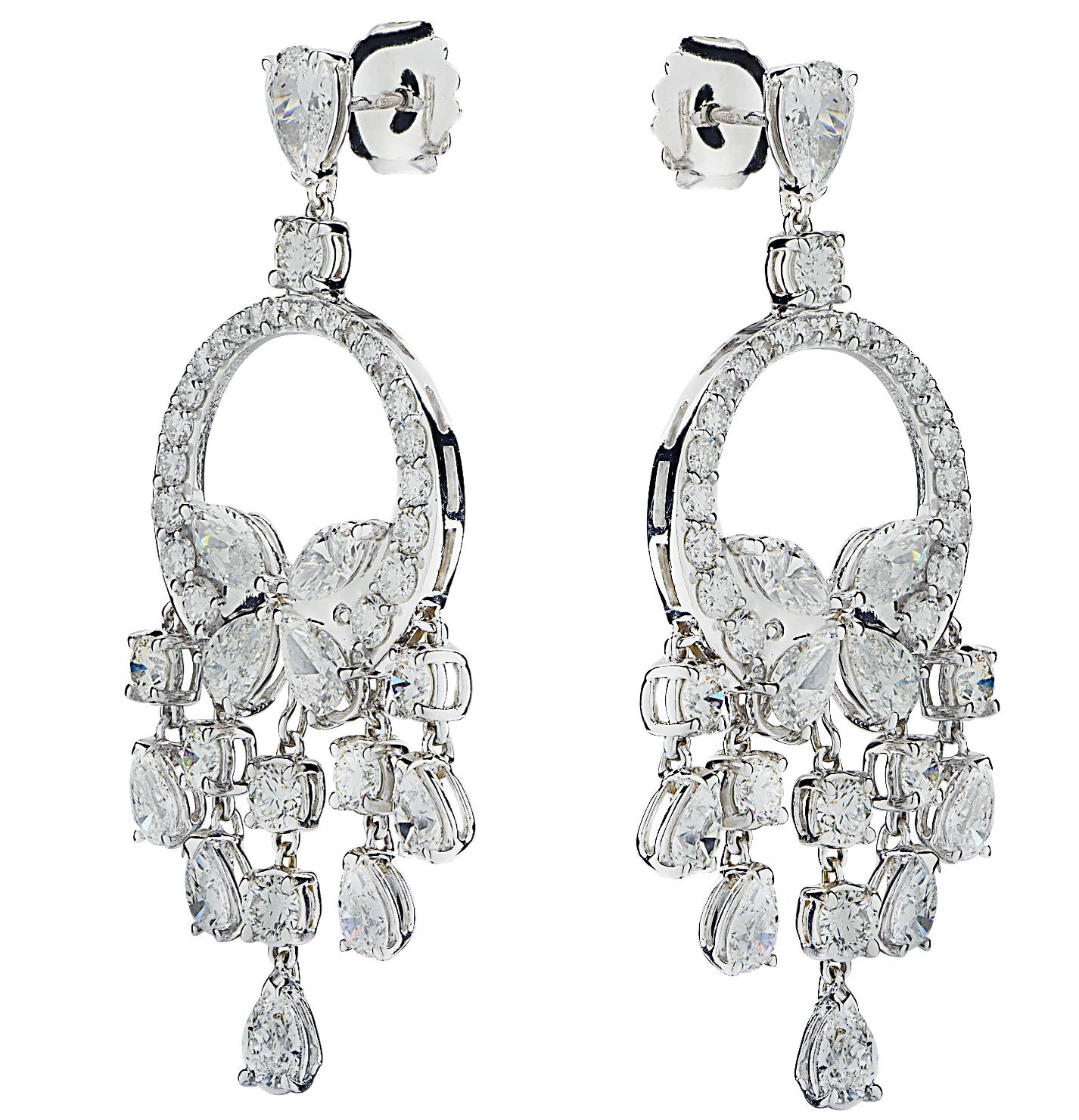 Pear Cut Vivid Diamond 21 Carat Diamond Dangle Chandelier Earrings For Sale