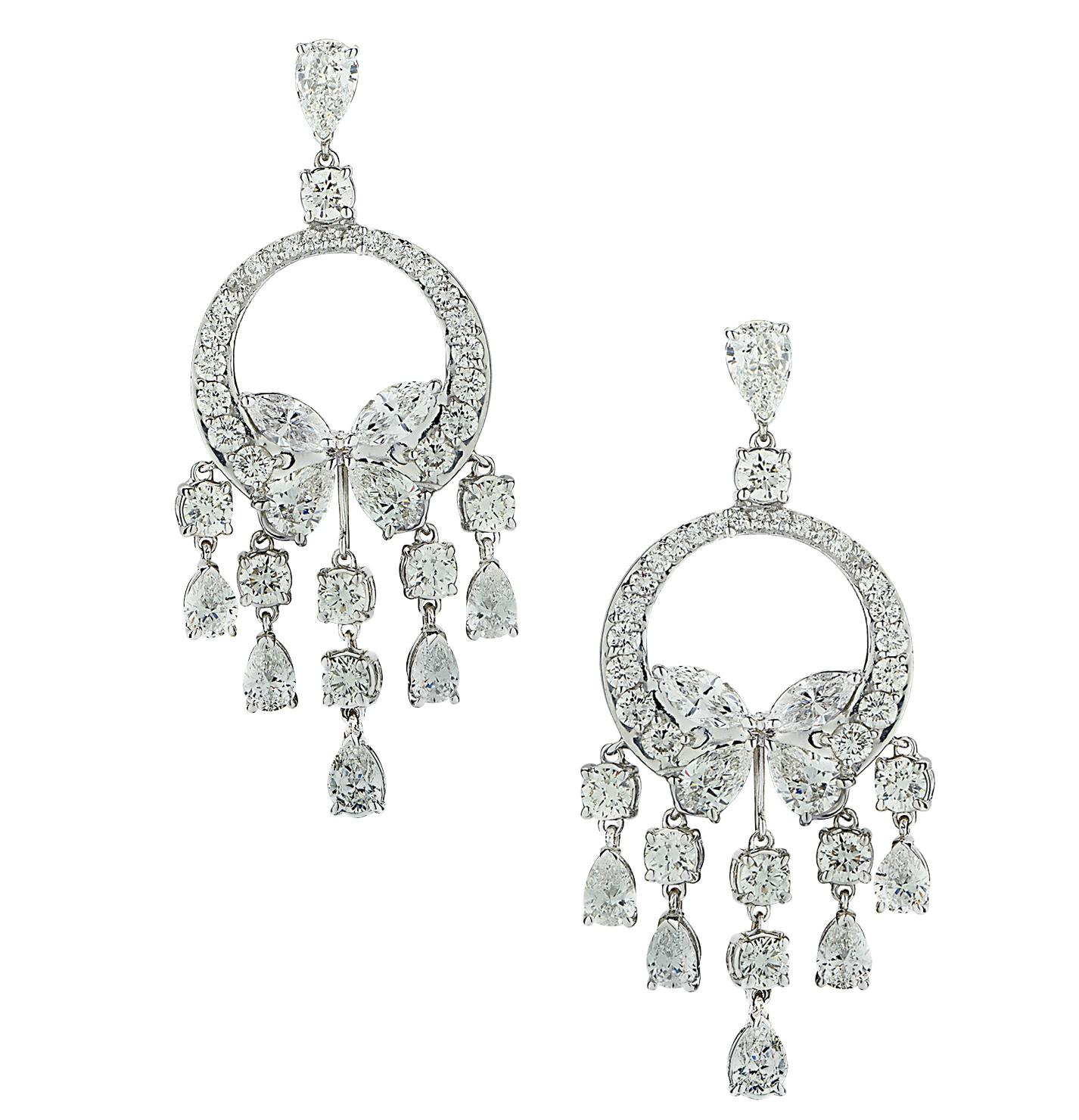 Women's Vivid Diamond 21 Carat Diamond Dangle Chandelier Earrings For Sale