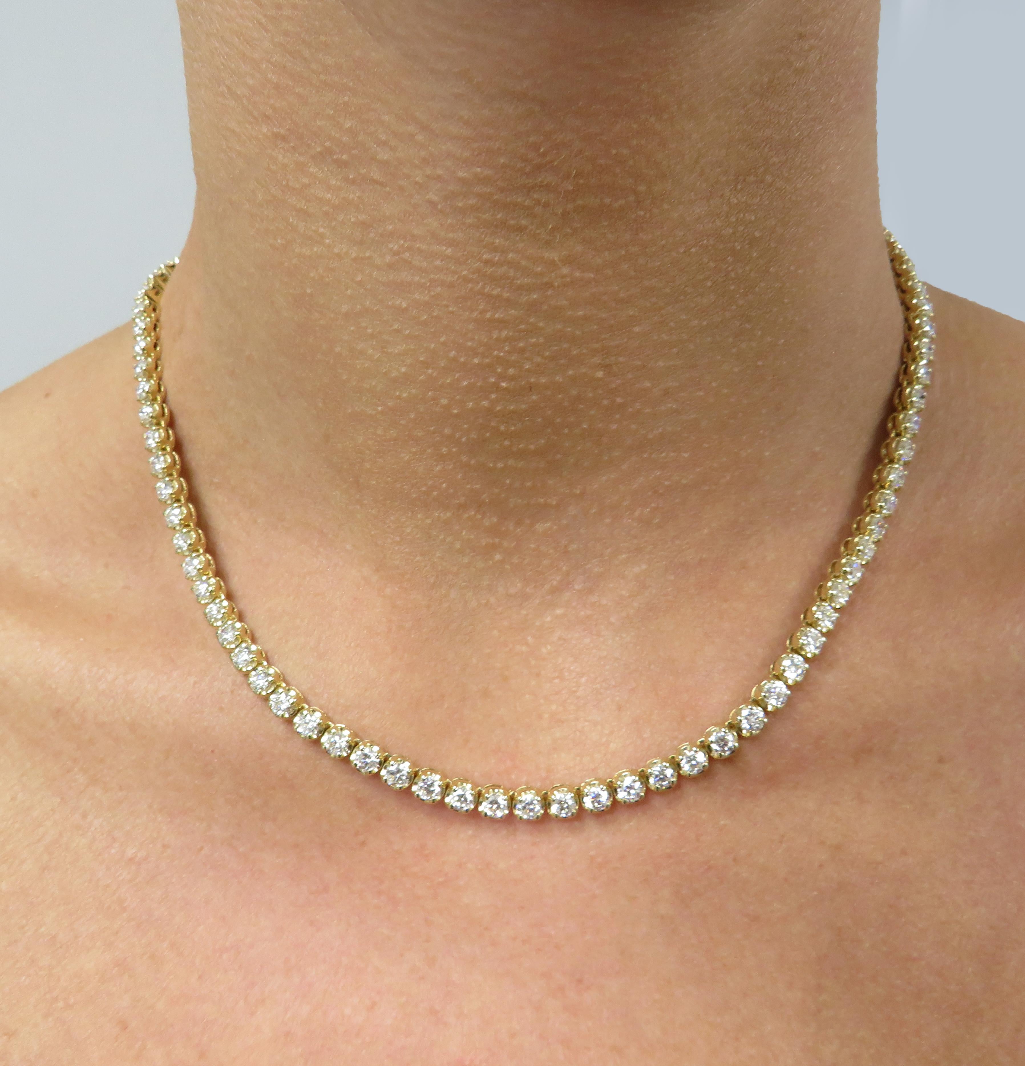 Vivid Diamonds 11.17 Carat Straight Line Diamond Tennis Necklace In New Condition For Sale In Miami, FL