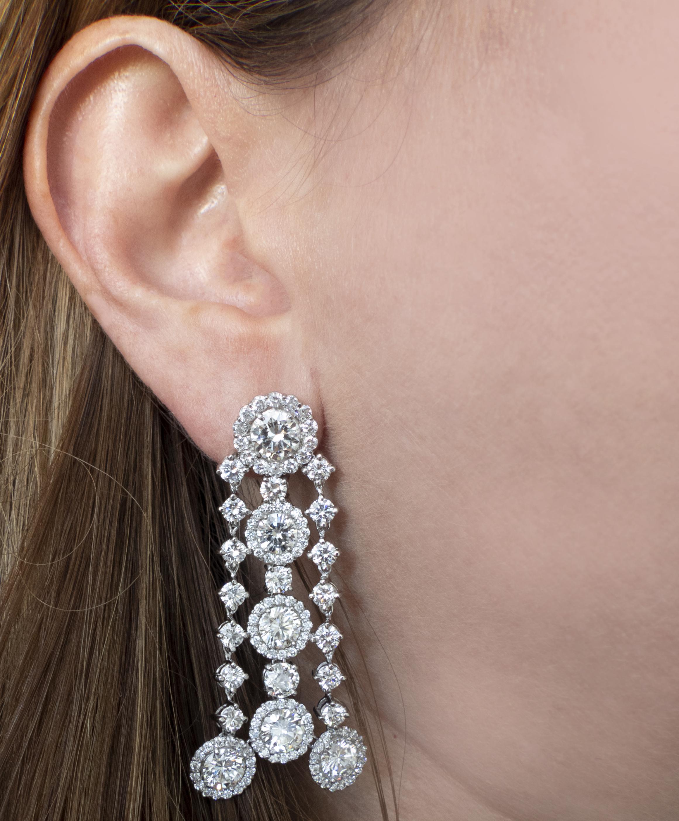 Contemporary Vivid Diamonds 15 Carat Diamond Chandelier Earrings