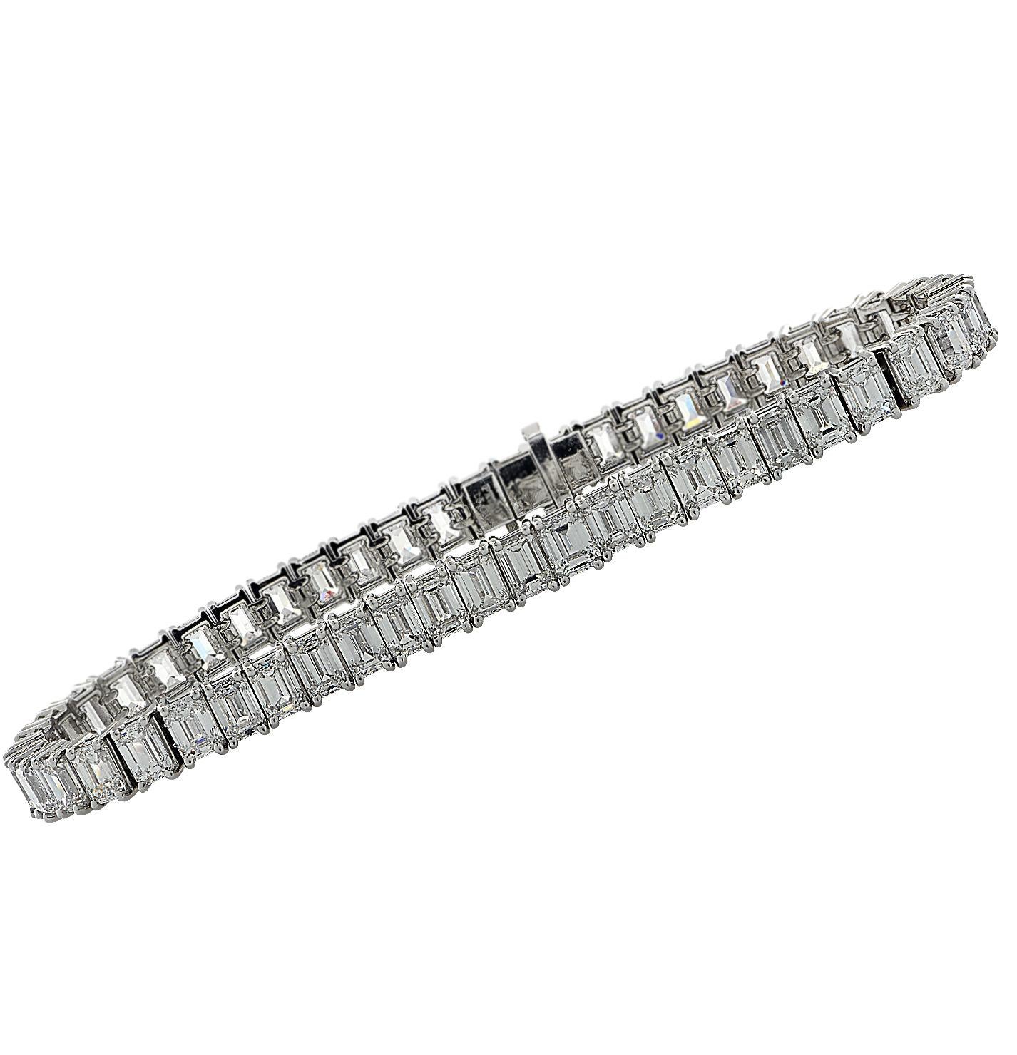 Women's Vivid Diamonds 15.81 Carat Emerald Cut Diamond Tennis Bracelet