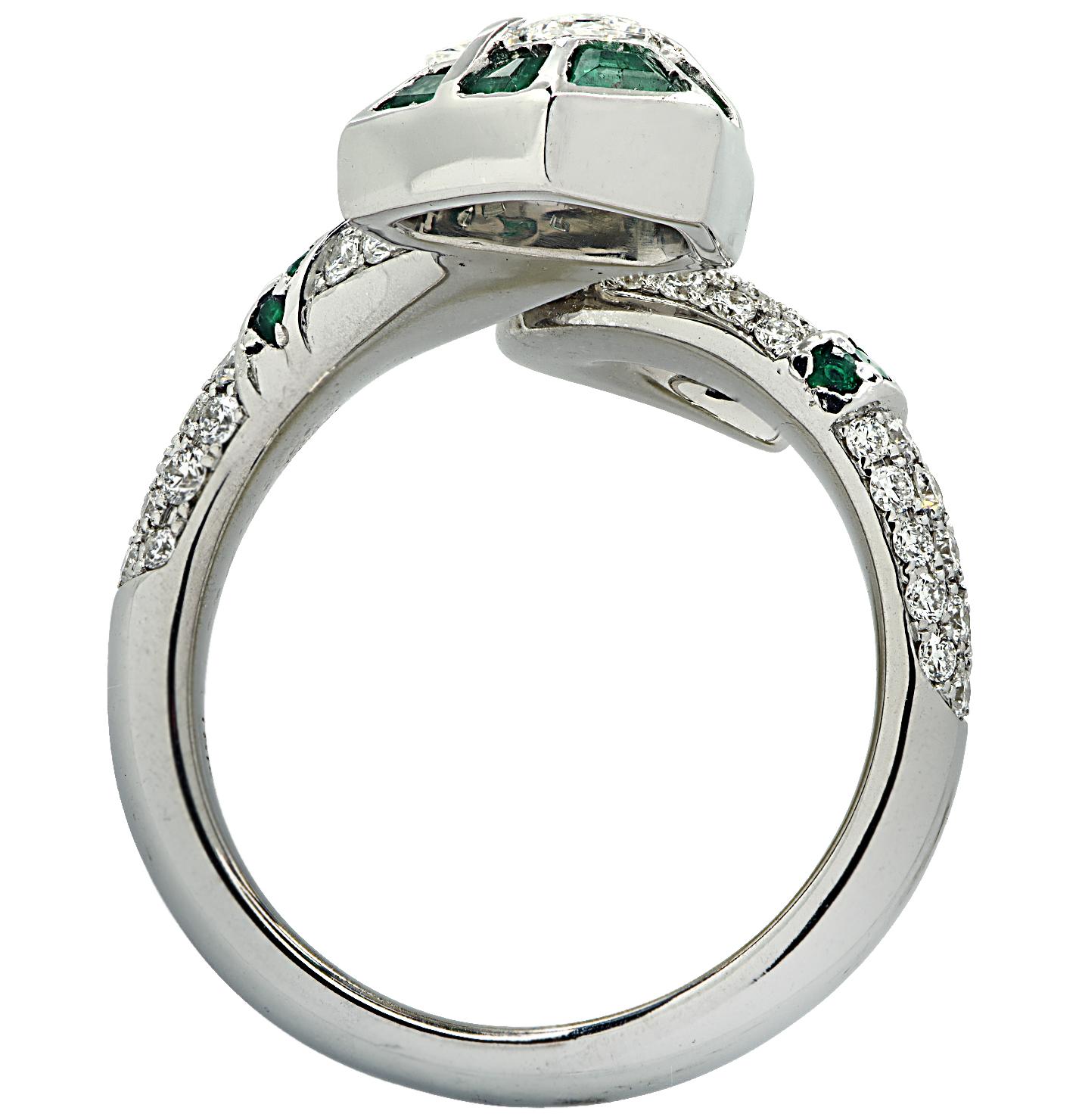 Modern Vivid Diamonds 1.89 Carat Diamond and Emerald Snake Ring For Sale