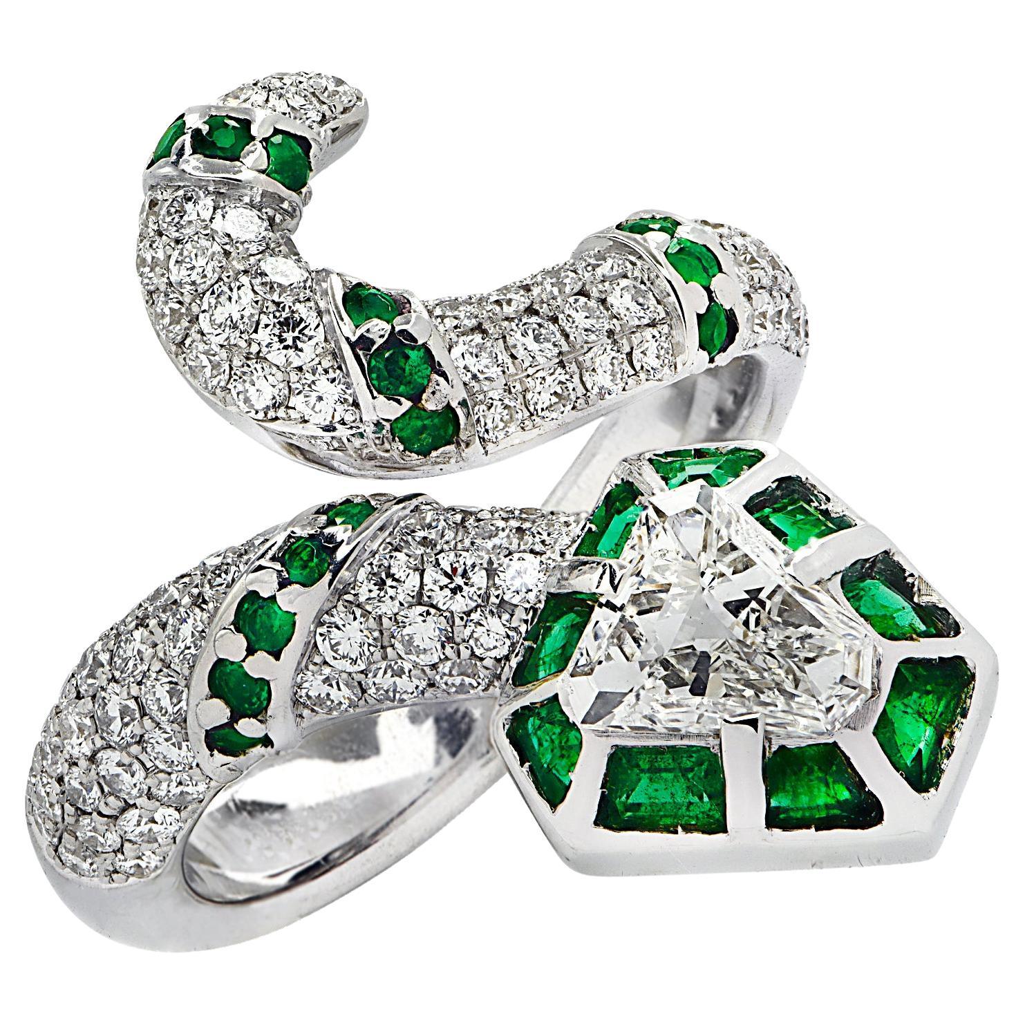 Vivid Diamonds 1.89 Carat Diamond and Emerald Snake Ring For Sale