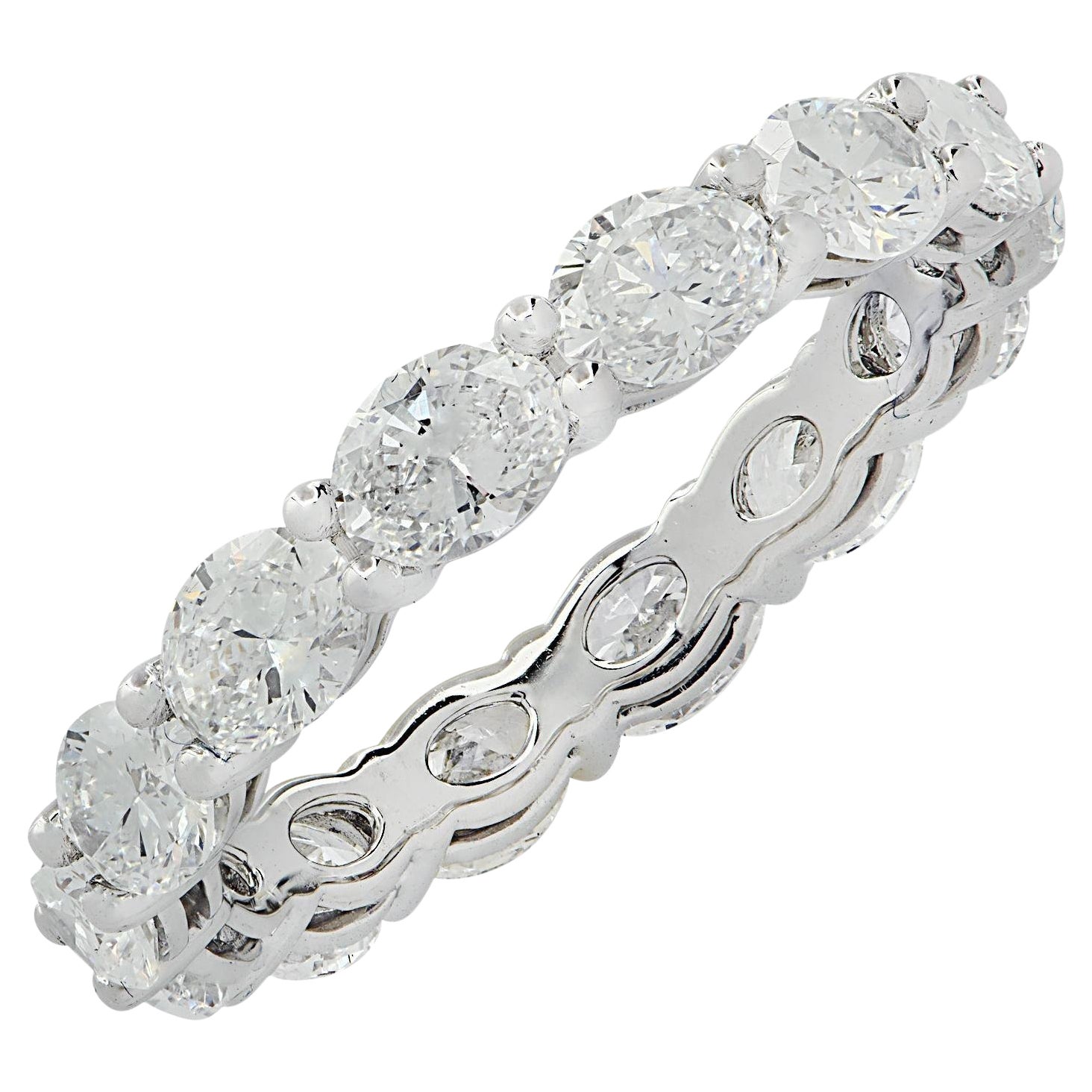 Vivid Diamonds, anneau d'éternité de 2.60 carats de diamants est-ouest en vente