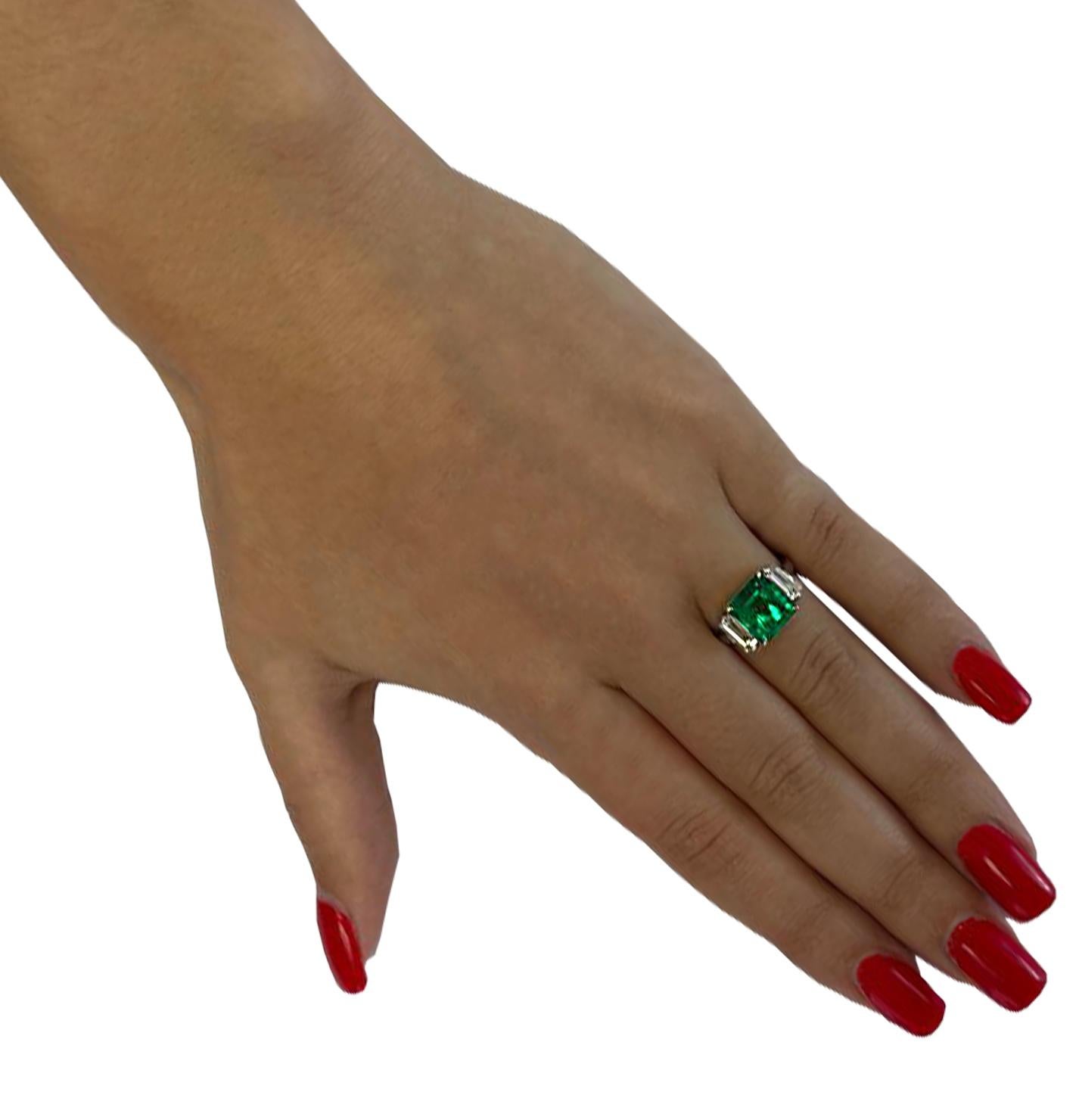 Modern Vivid Diamonds 2.67 Carat AGL Certified Emerald and Diamond Ring For Sale