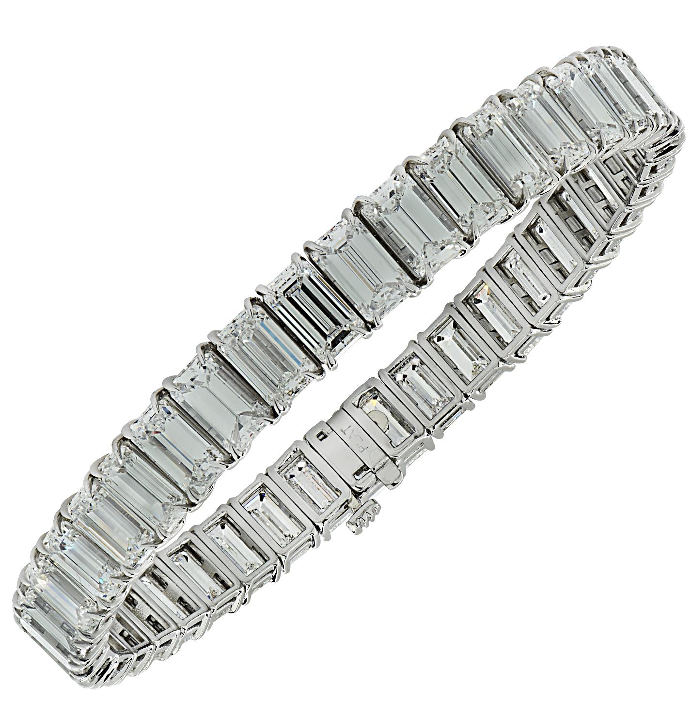 Modern Vivid Diamonds 32.10 Carat Emerald Cut Diamond Bracelet For Sale