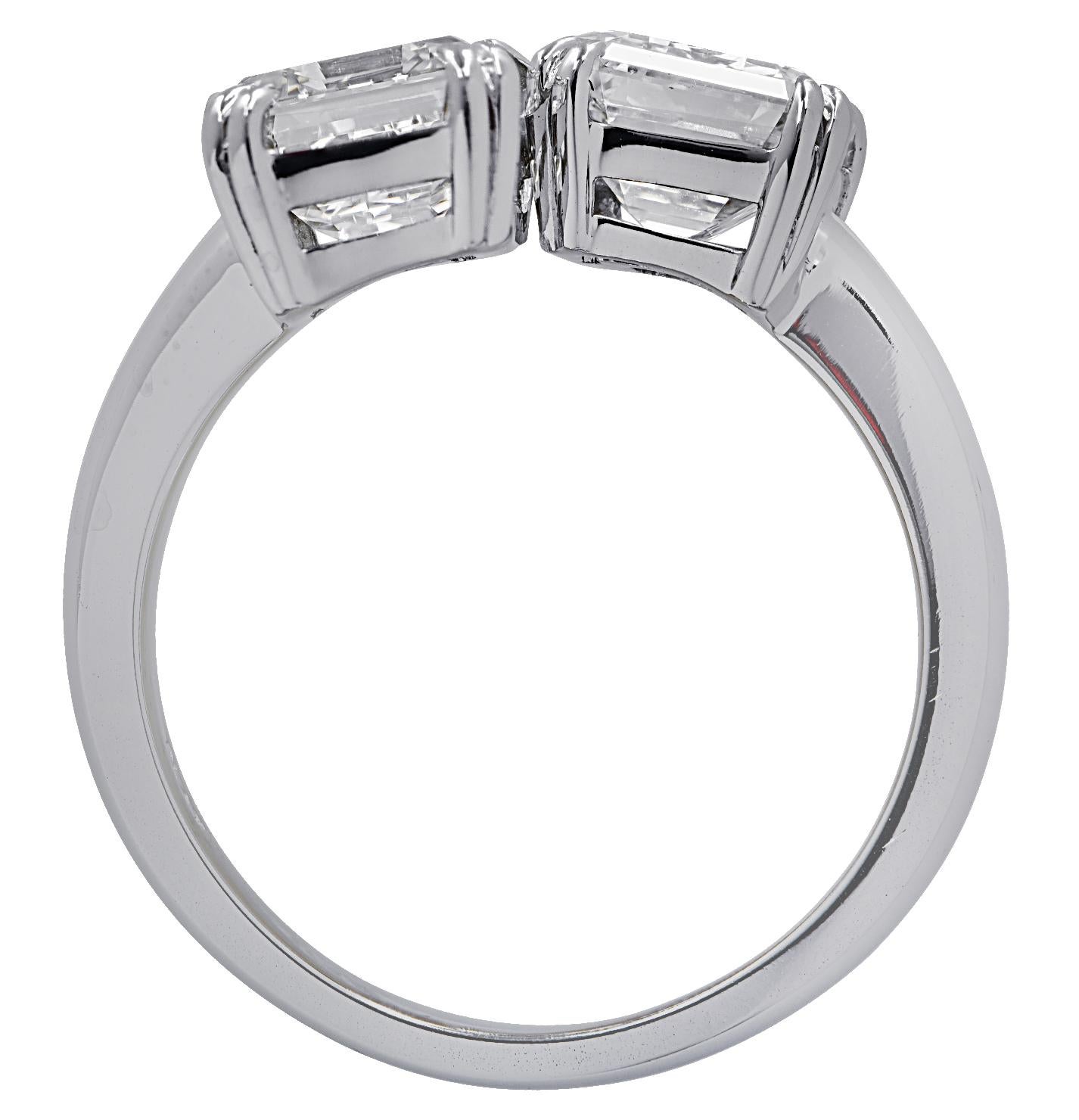 Vivid Diamonds 4.06 Carat Emerald Cut Diamond Moi Et Toi Ring In New Condition In Miami, FL