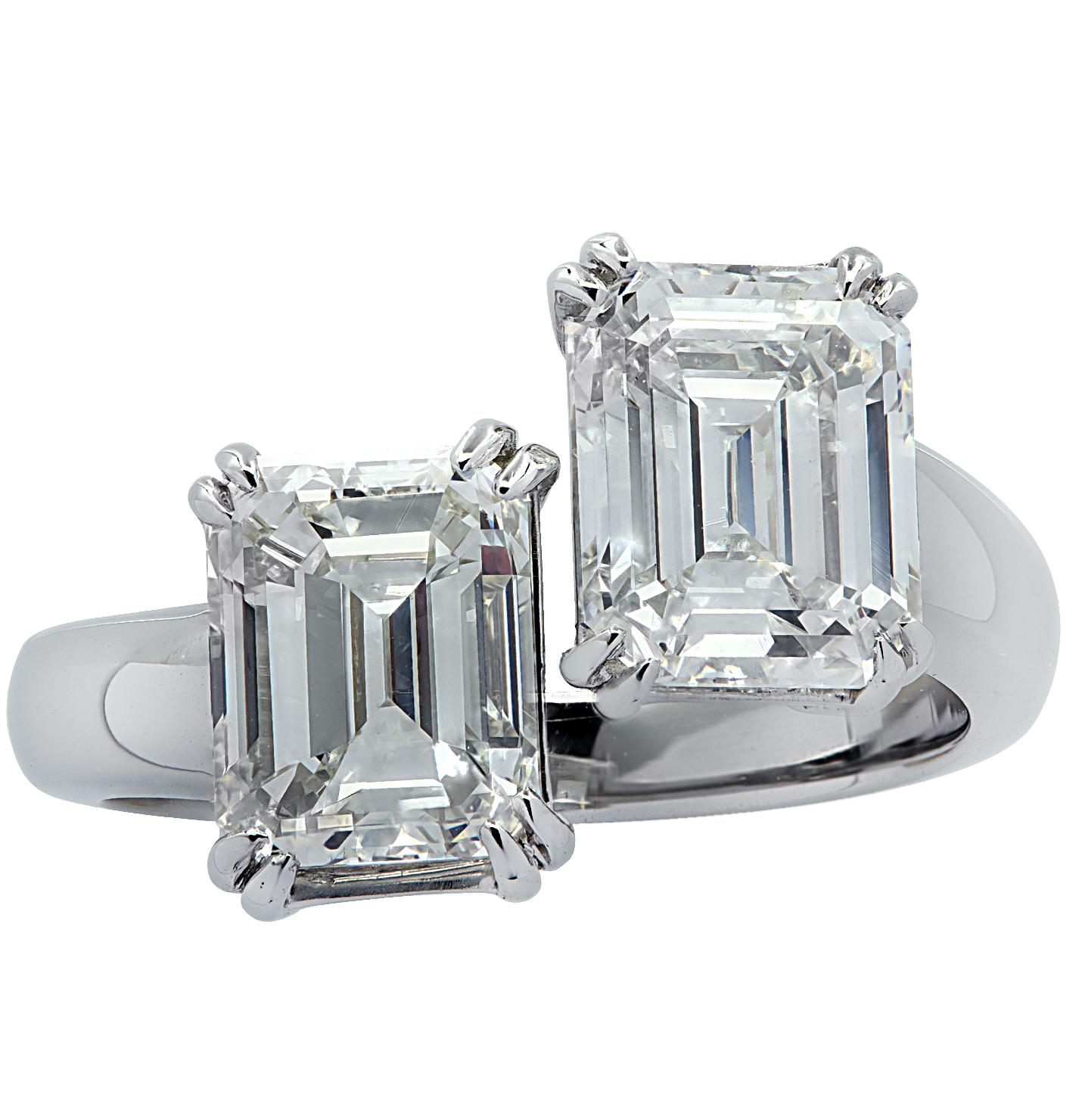 Women's Vivid Diamonds 4.06 Carat Emerald Cut Diamond Moi Et Toi Ring