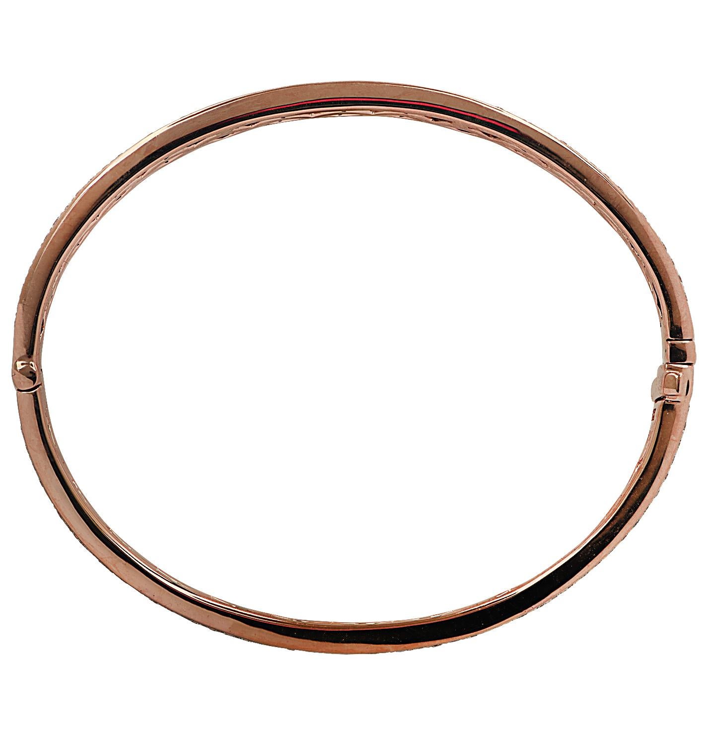 Armreif mit lebhaften Diamanten von 4,77 Karat Diamanten Damen im Angebot