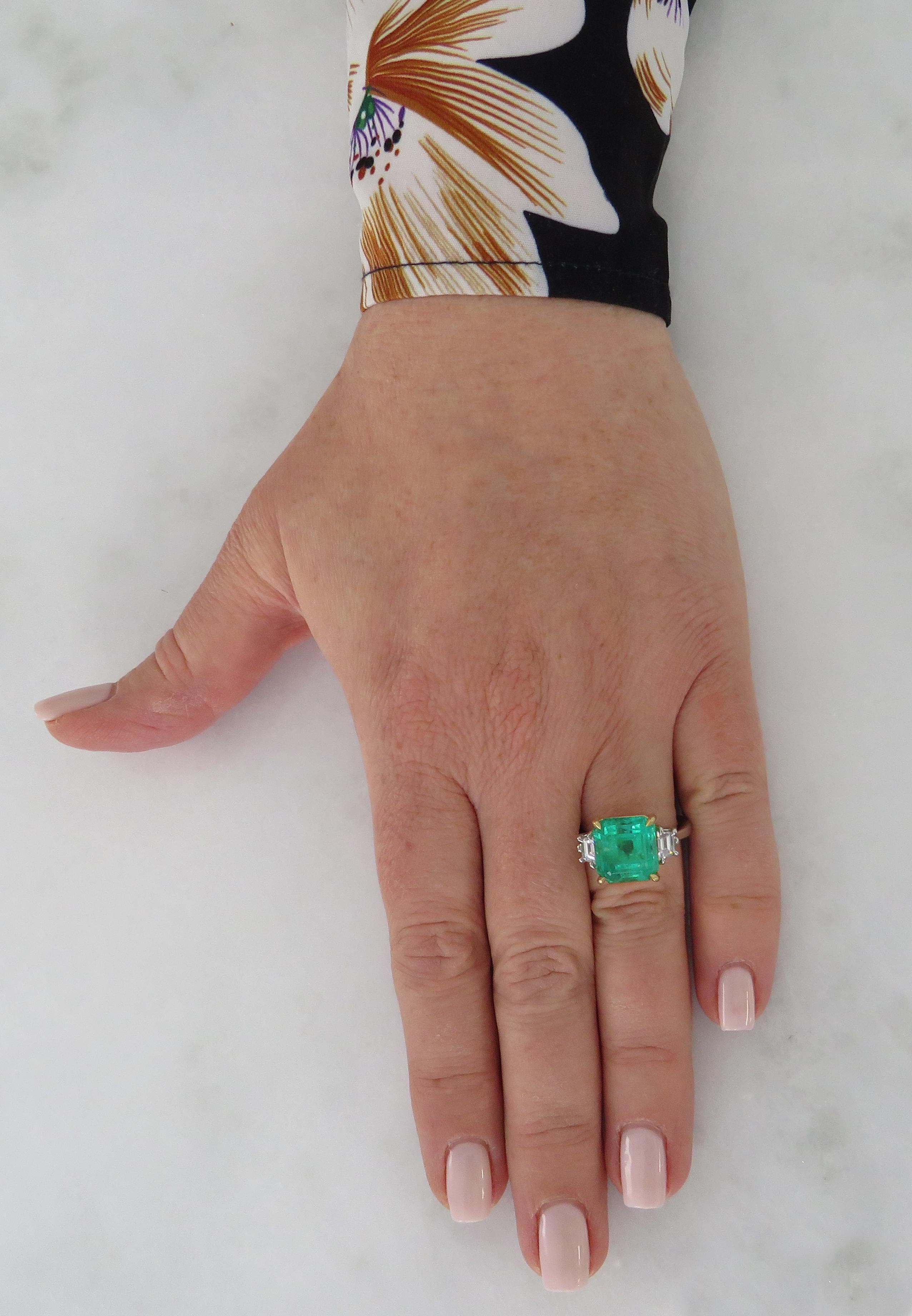 Vivid Diamonds 6.63 Colombian Emerald and Diamond Ring In New Condition In Miami, FL