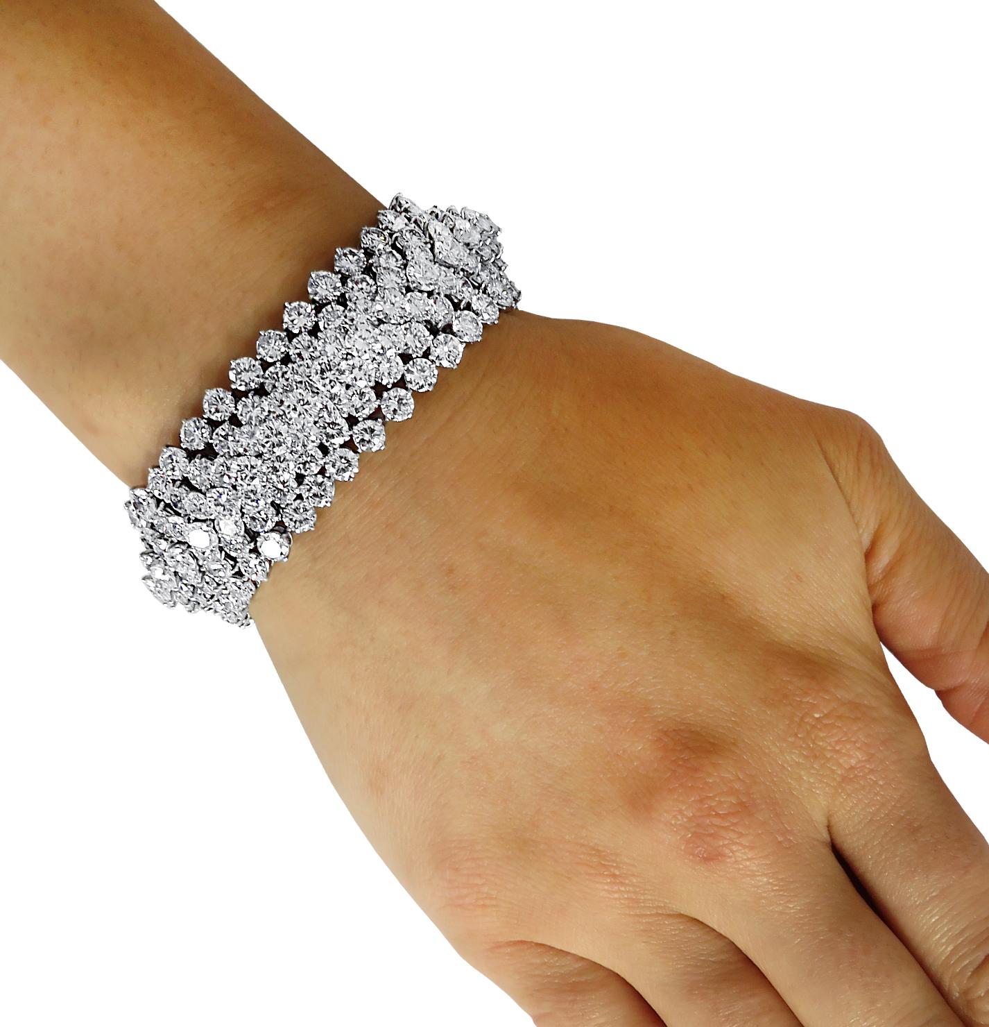 Round Cut Vivid Diamonds 78 Carat Diamond Bracelet